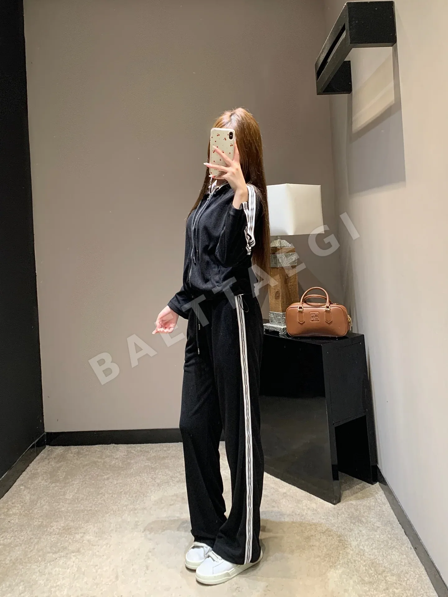 디올 레터 자수 후드 재킷 팬츠 세트