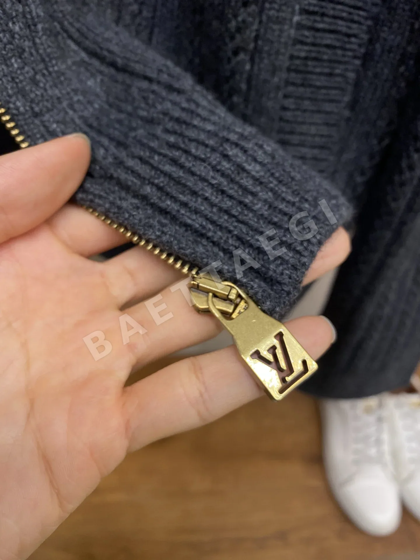 루이비통 컬러블록 카라 니트 집업 자켓 상세 이미지 6