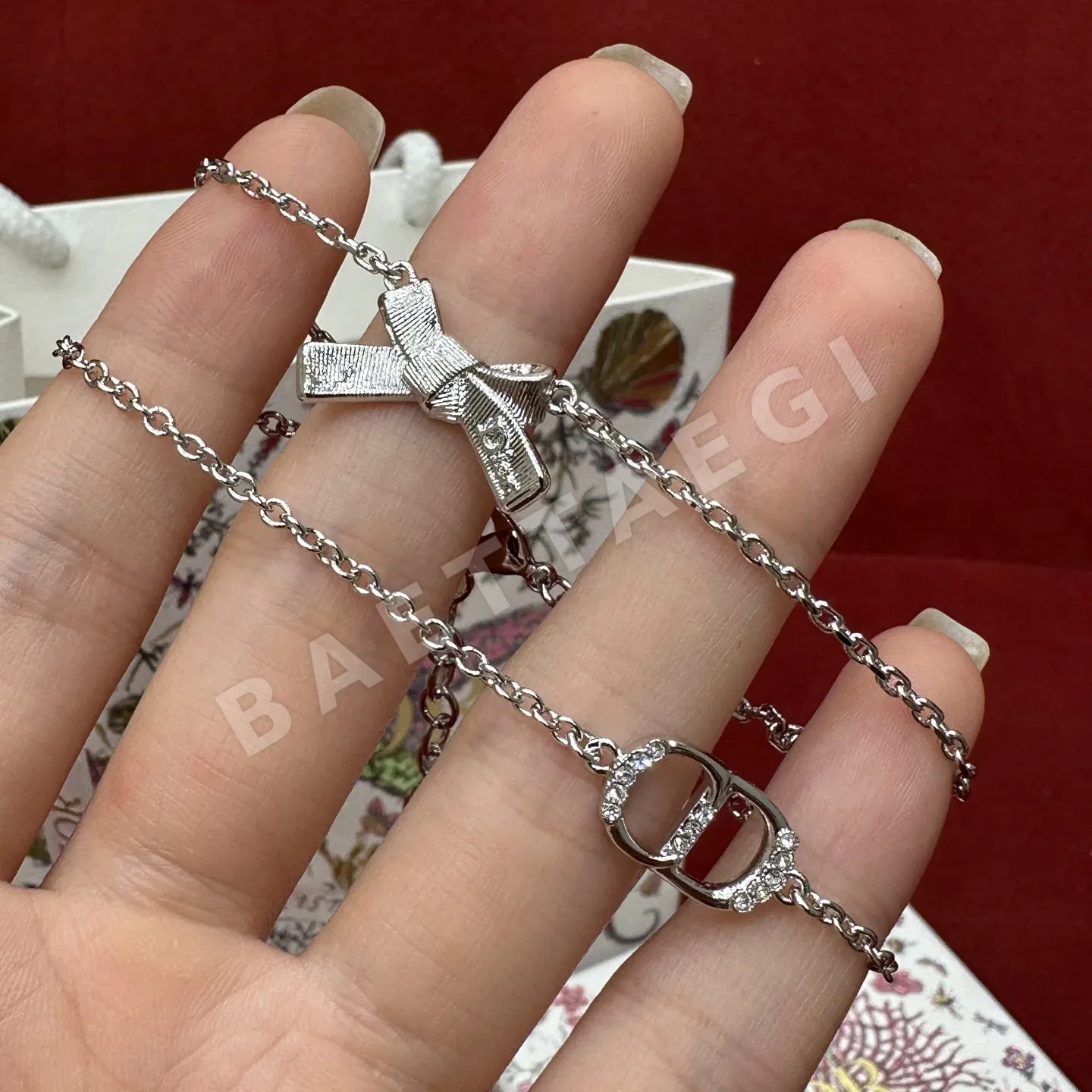 디올 브러시드 리본 더블 레이어 팔찌 상세 이미지 3