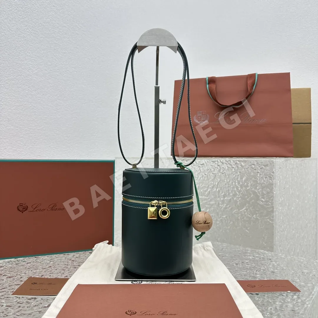 로로피아나 카프스킨 버킷백 그린 128845