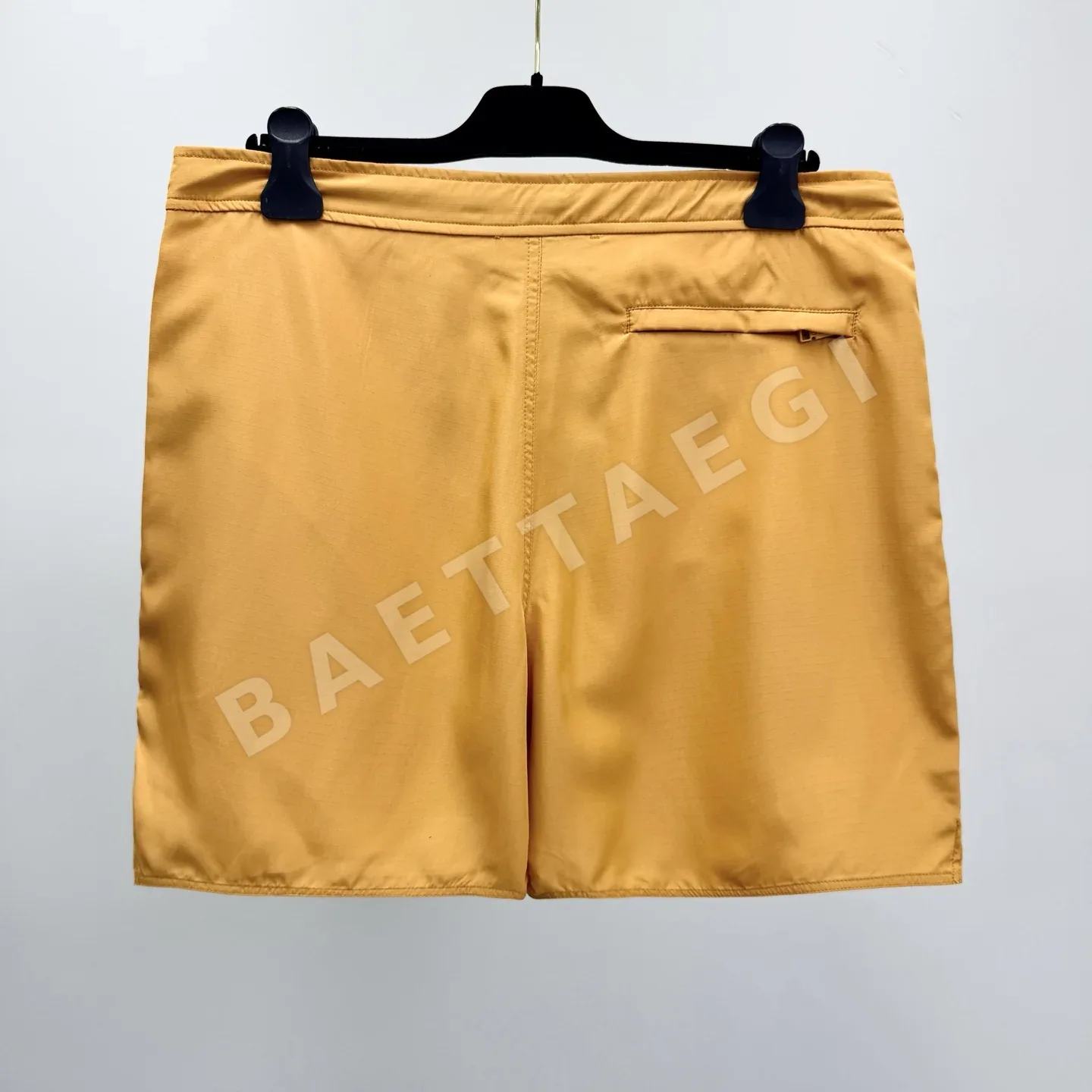 루이비통 LV 로고 실리콘 패치 남성 반바지 상세 이미지 2