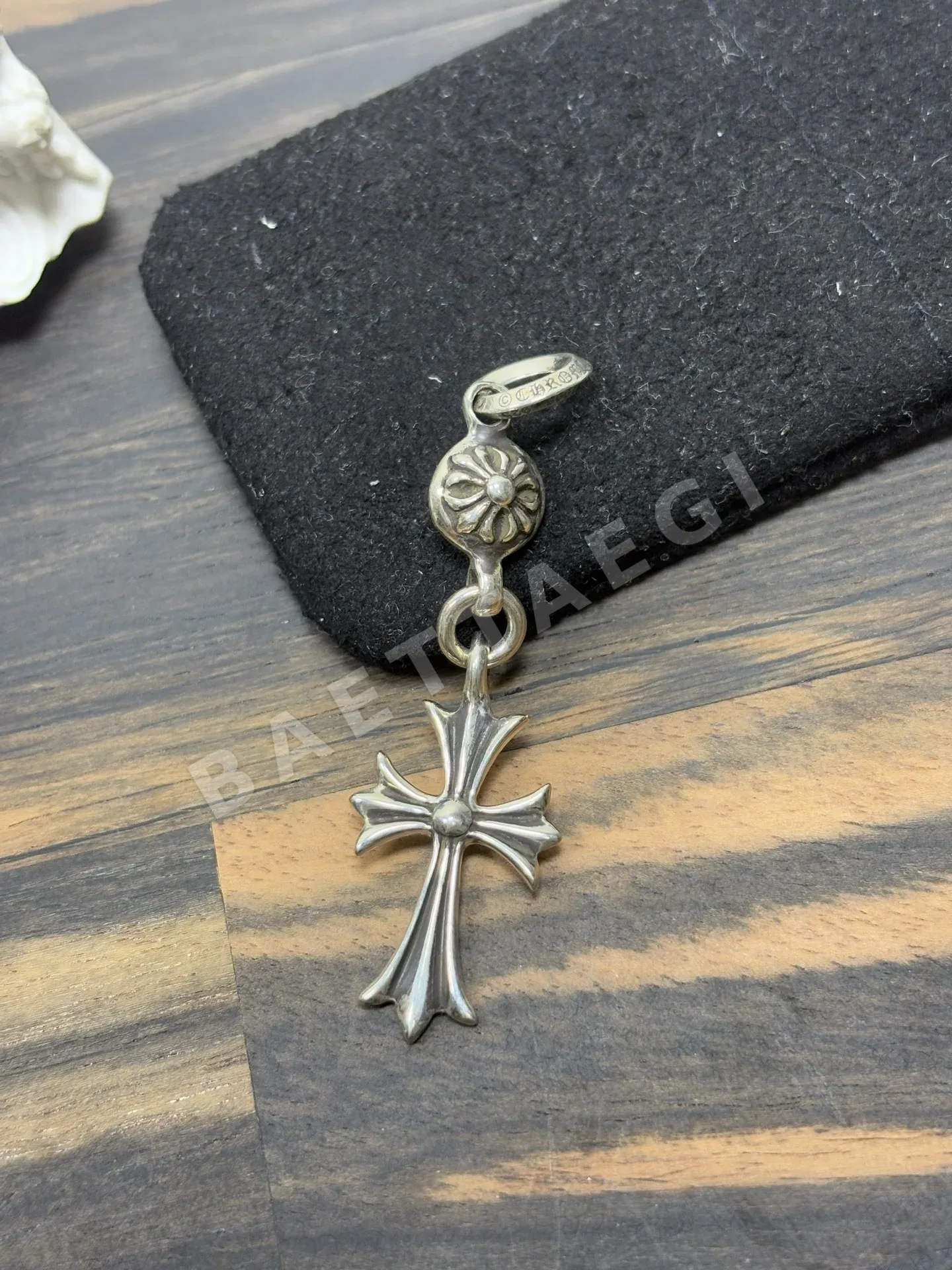 크롬하츠 싱글 볼 크로스 목걸이 163321