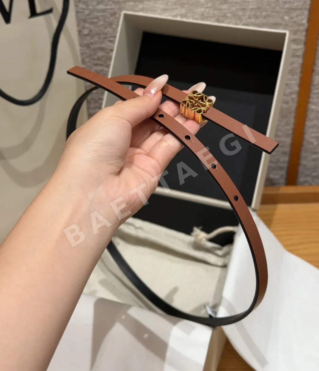 로에베 리버시블 스무스 카프스킨 벨트 상세 이미지 5