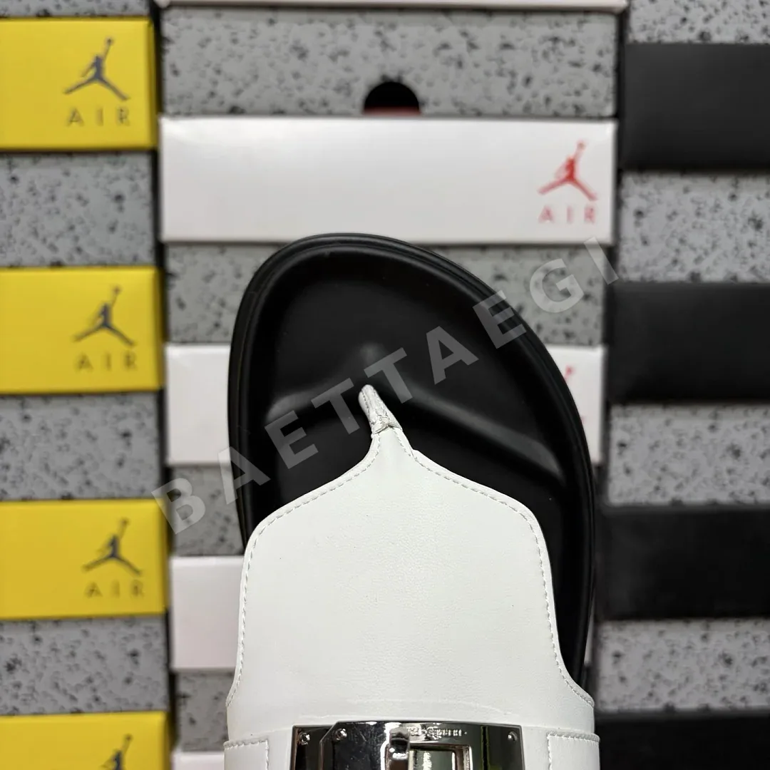 에르메스 [YX] 블랙 화이트 205764 Hermes Chypre Sandal 상세 이미지 2
