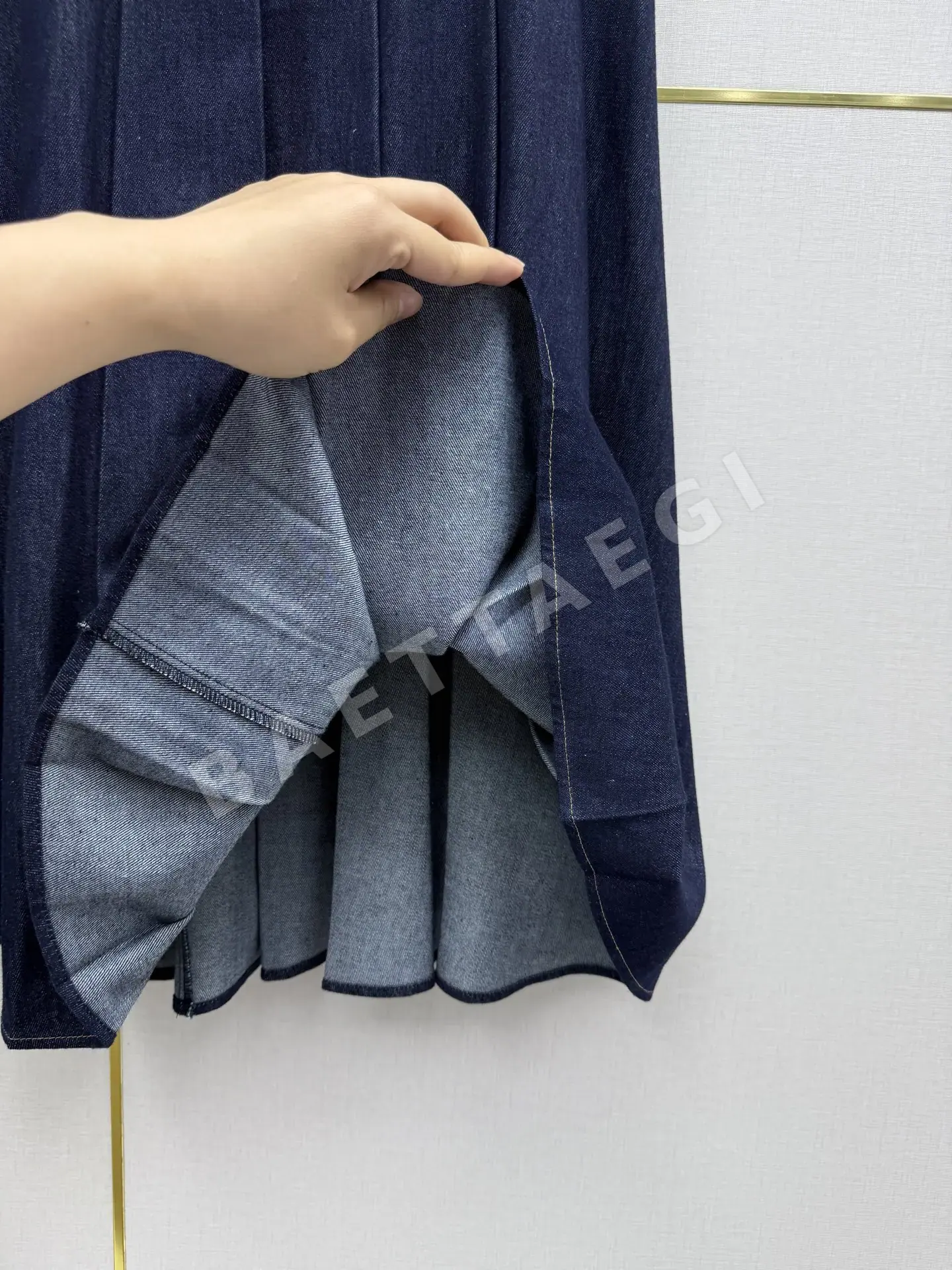 로에베 데님 더블 포켓 자수 드레스 원피스 상세 이미지 5
