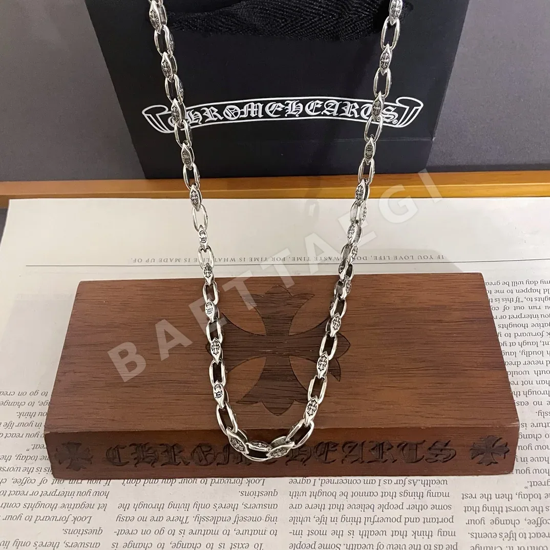 크롬하츠 엠보싱 레트로 라운드 크로스 목걸이 상세 이미지 7