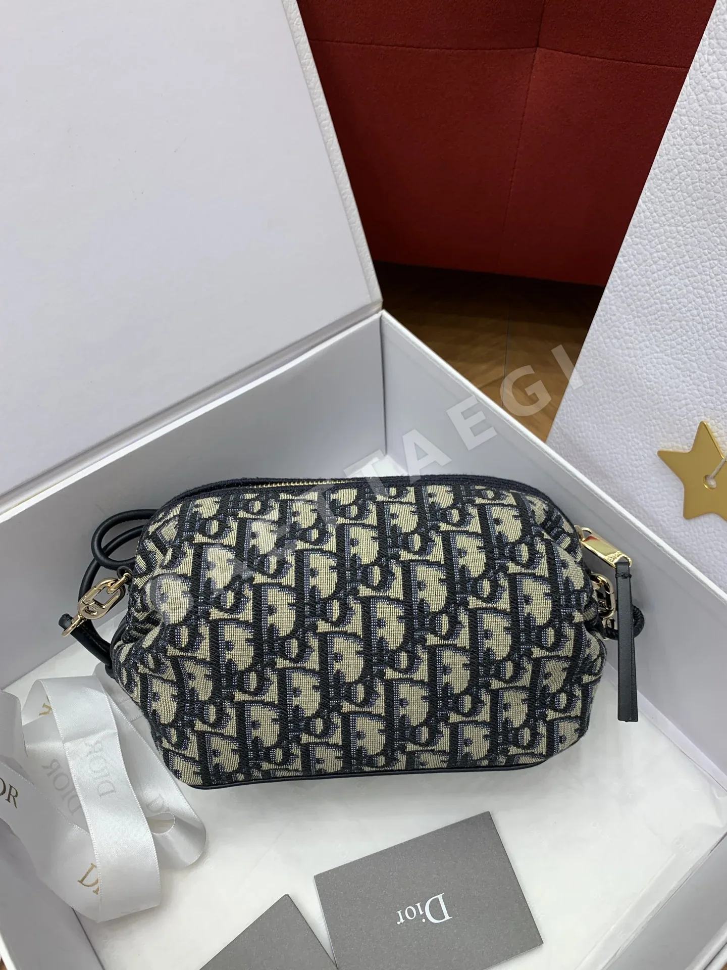 디올 보우 파우치 클러치백 상세 이미지 2