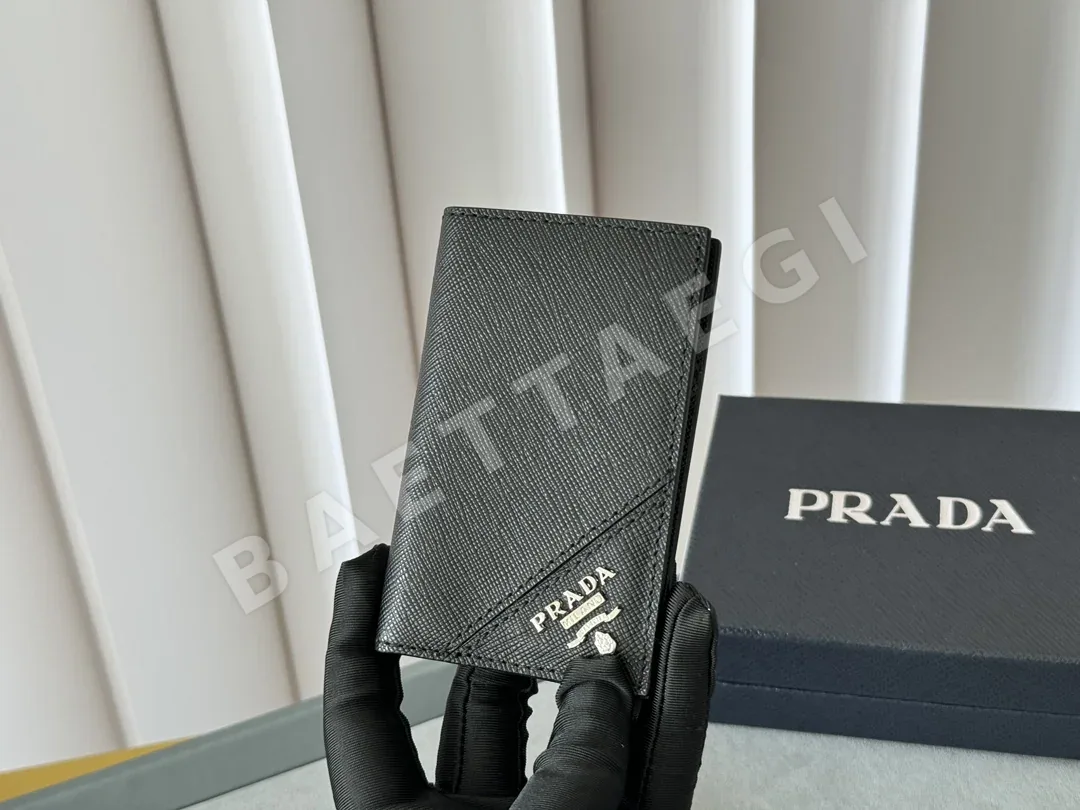 프라다 블랙 컬렉션 지갑 상세 이미지 2