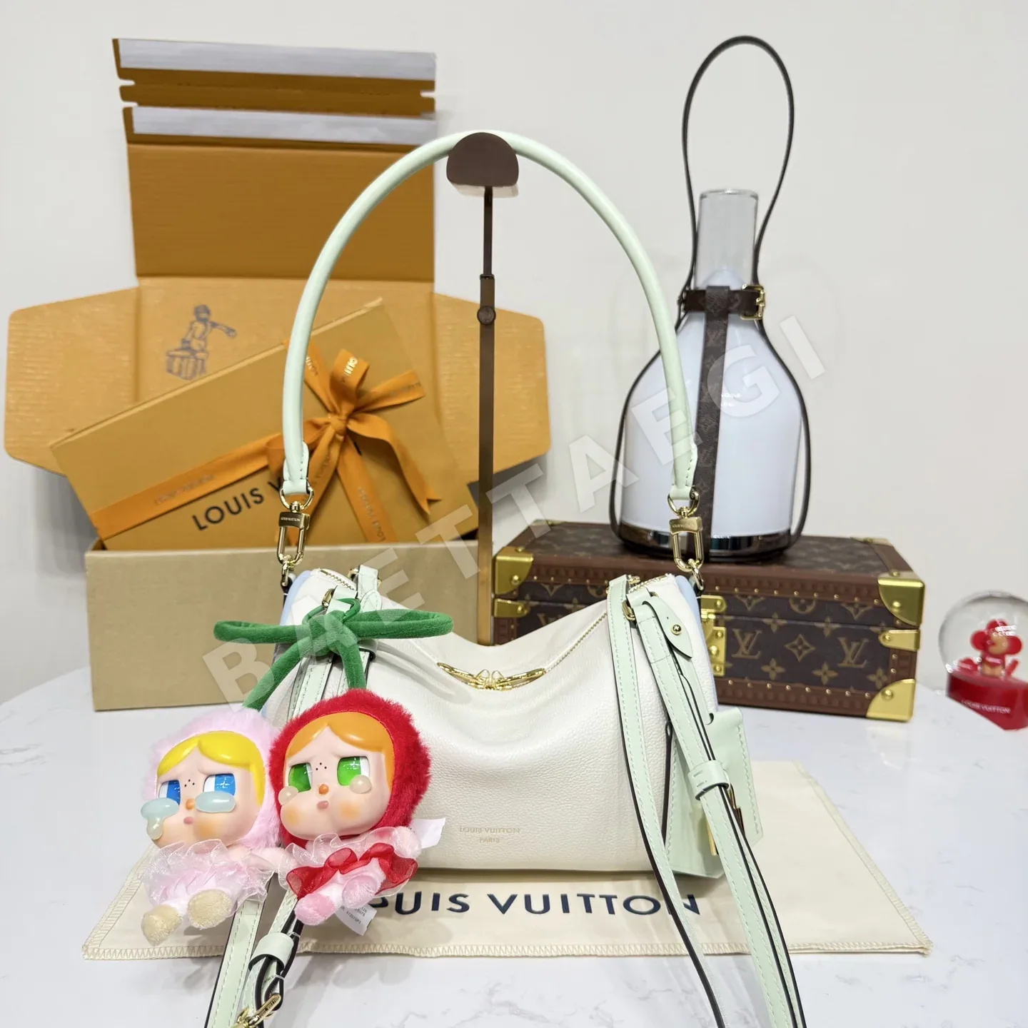루이비통 엑스프레스 스몰 핸드백 M26039 상세 이미지 4