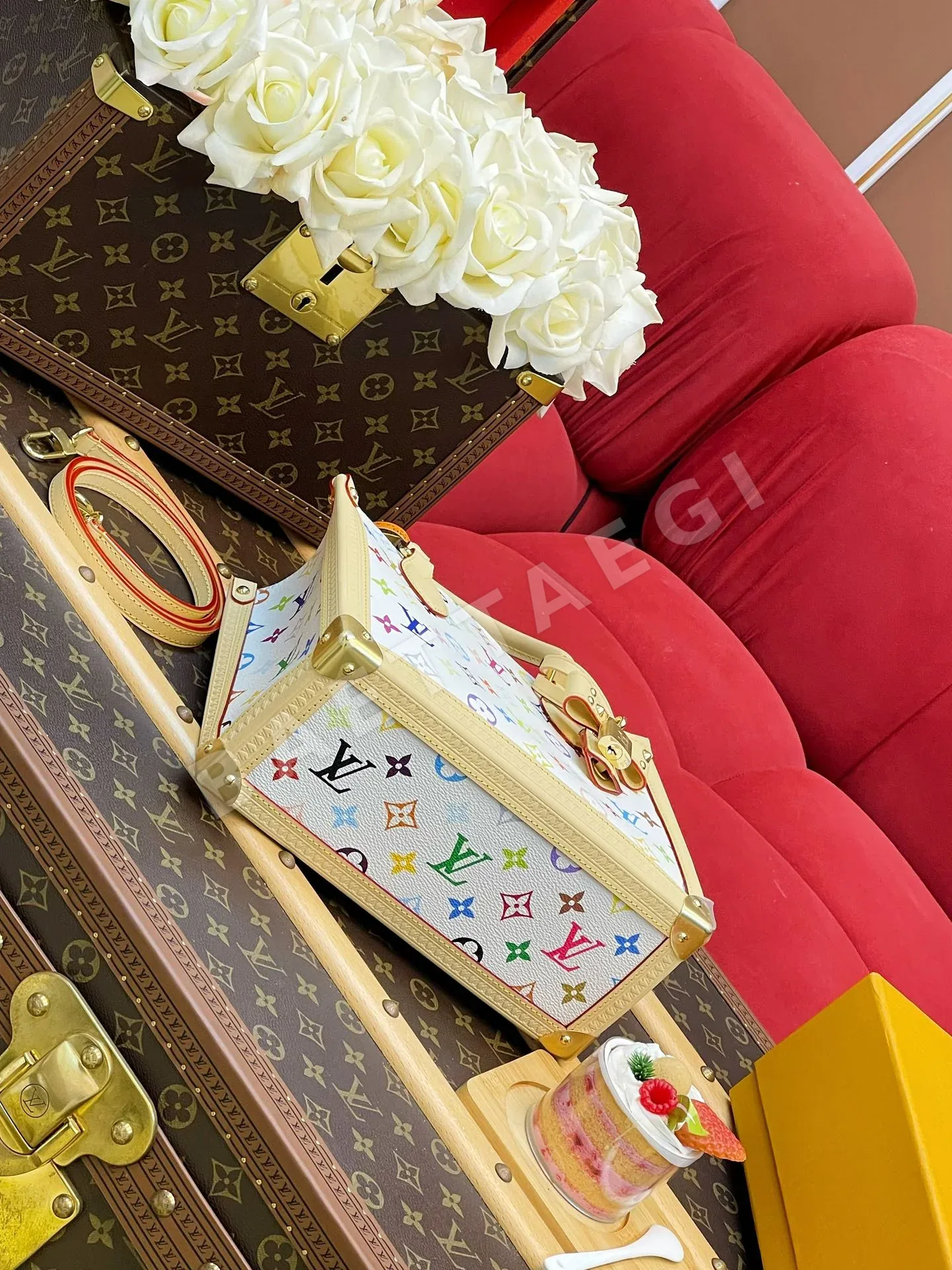 루이비통 모노그램 130 주년 온더고 스몰 핸드백 M27580 상세 이미지 7
