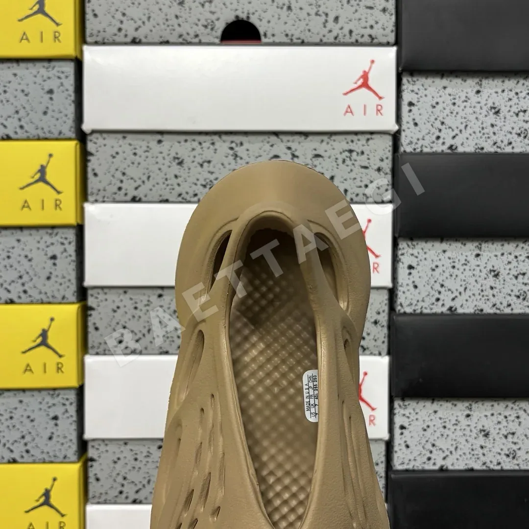 아디다스 [LW] 이지 폼 RNR GV6842 200649 Adidas Yeezy Foam RNR Clay Taupe 상세 이미지 2