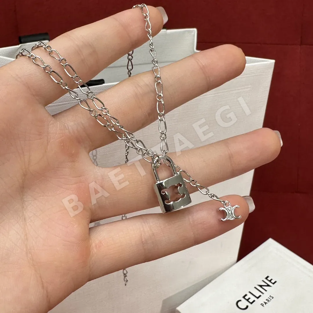 셀린느 락 트리옴프 중공 잠금 목걸이 178341