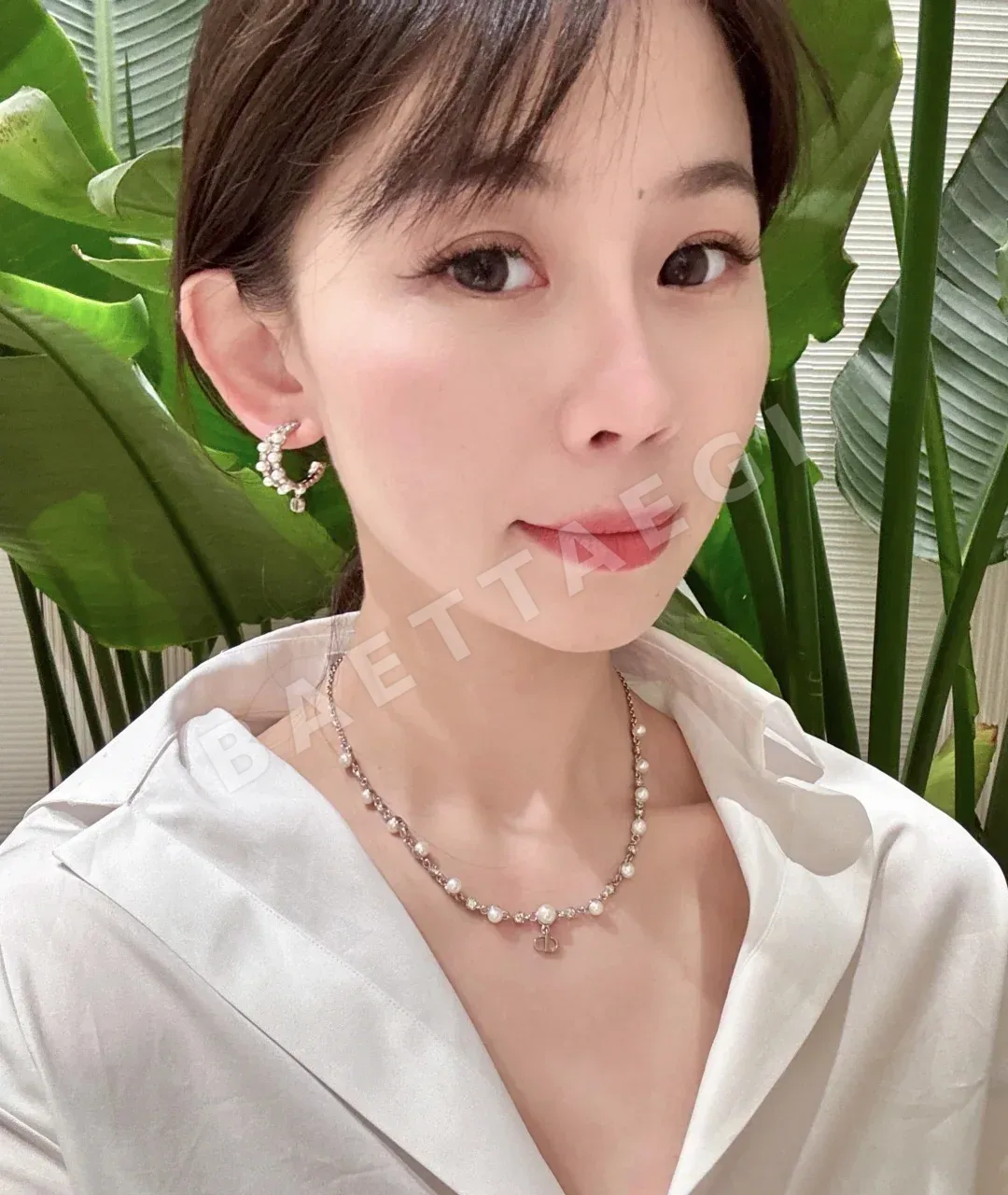 디올 D 더블 레이어 비즈 귀걸이 상세 이미지 9