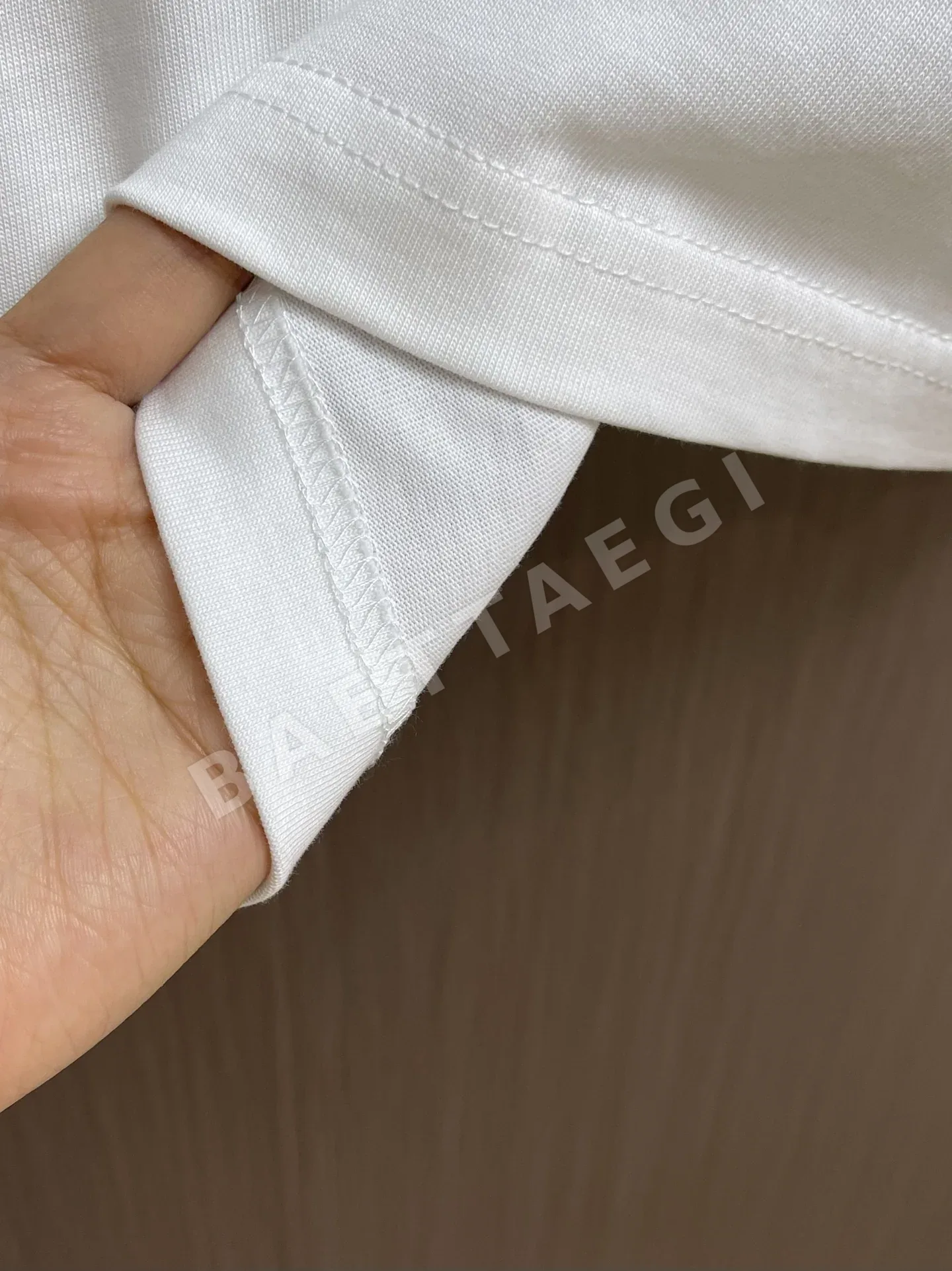 톰브라운 남성 반팔 상세 이미지 8