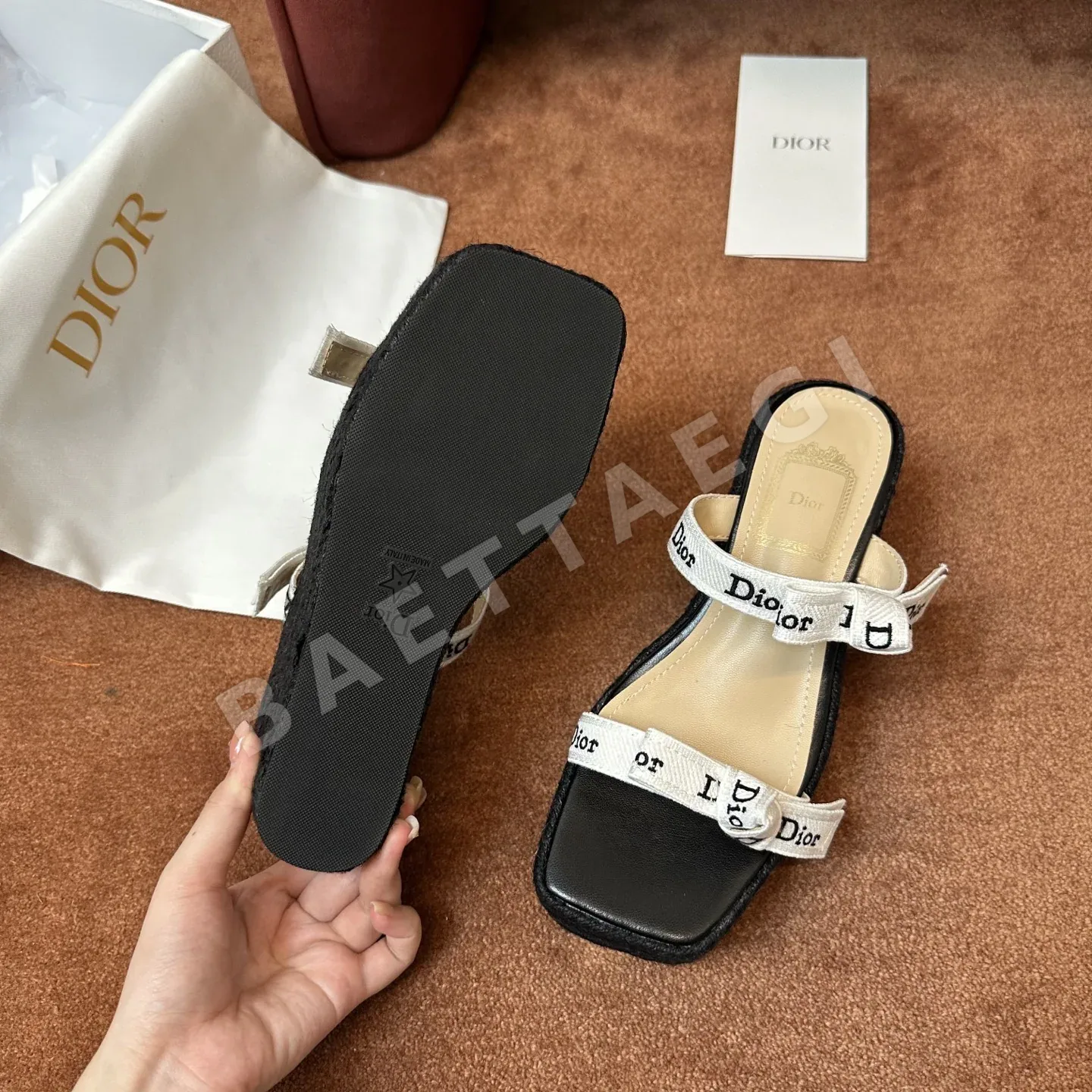 디올 샌들 가죽 금속 버클 상세 이미지 6