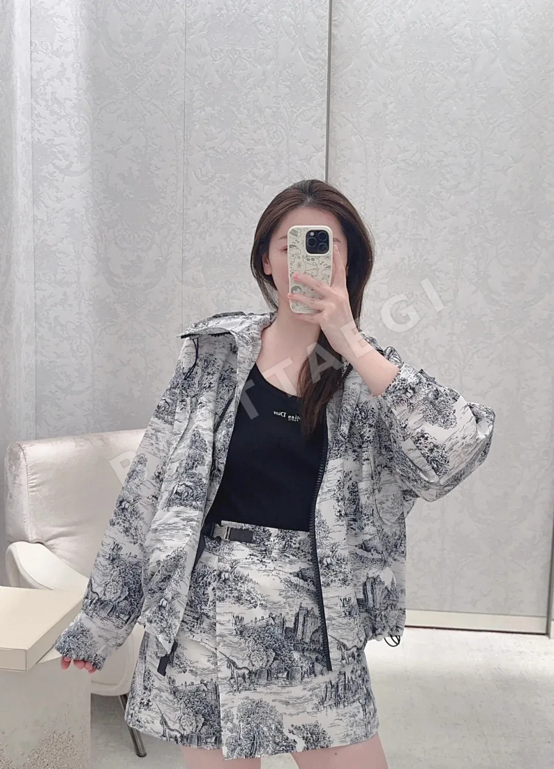디올 프린트 윈드브레이커 후드 재킷 스커트 세트 상세 이미지 3