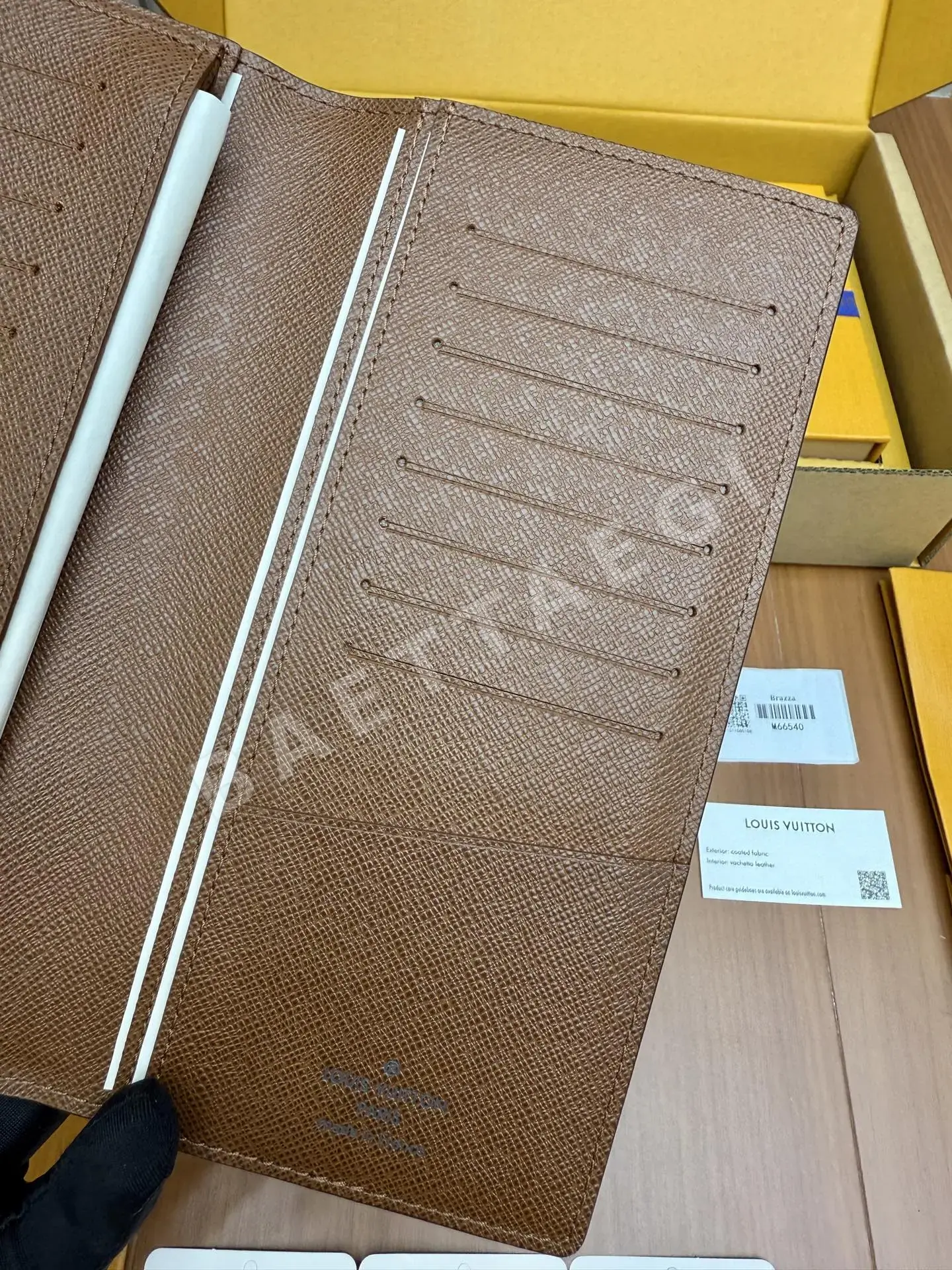 루이비통 M66540 스틸 지갑 상세 이미지 7