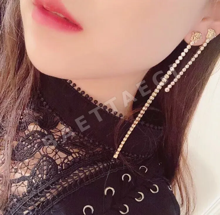 베르사체 메두사 헤드 스와로브스키 크리스탈 태슬 귀걸이 63418