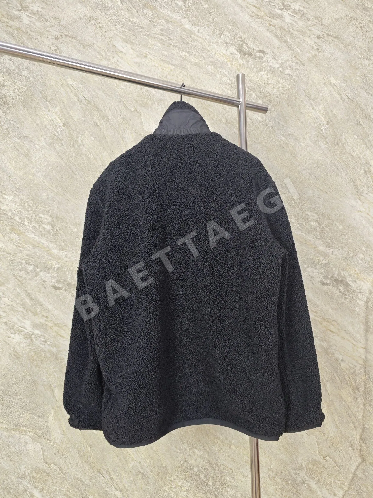 몽클레르 테디 집업 스웨트셔츠 포켓 블랙 - 25FW 상세 이미지 2