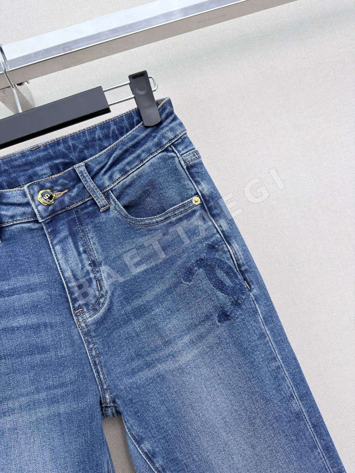 샤넬 더블 C 로고 플레어 여성 바지 상세 이미지 4
