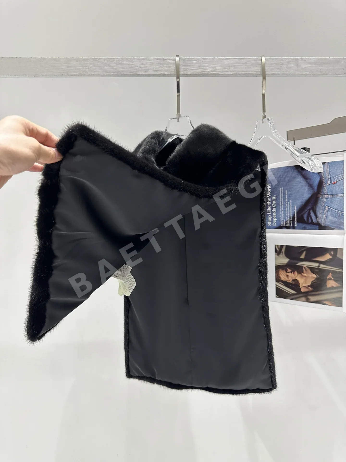 더로우 앞뒤 착용 가능한 숄 스타일 밍크 조끼 상세 이미지 8
