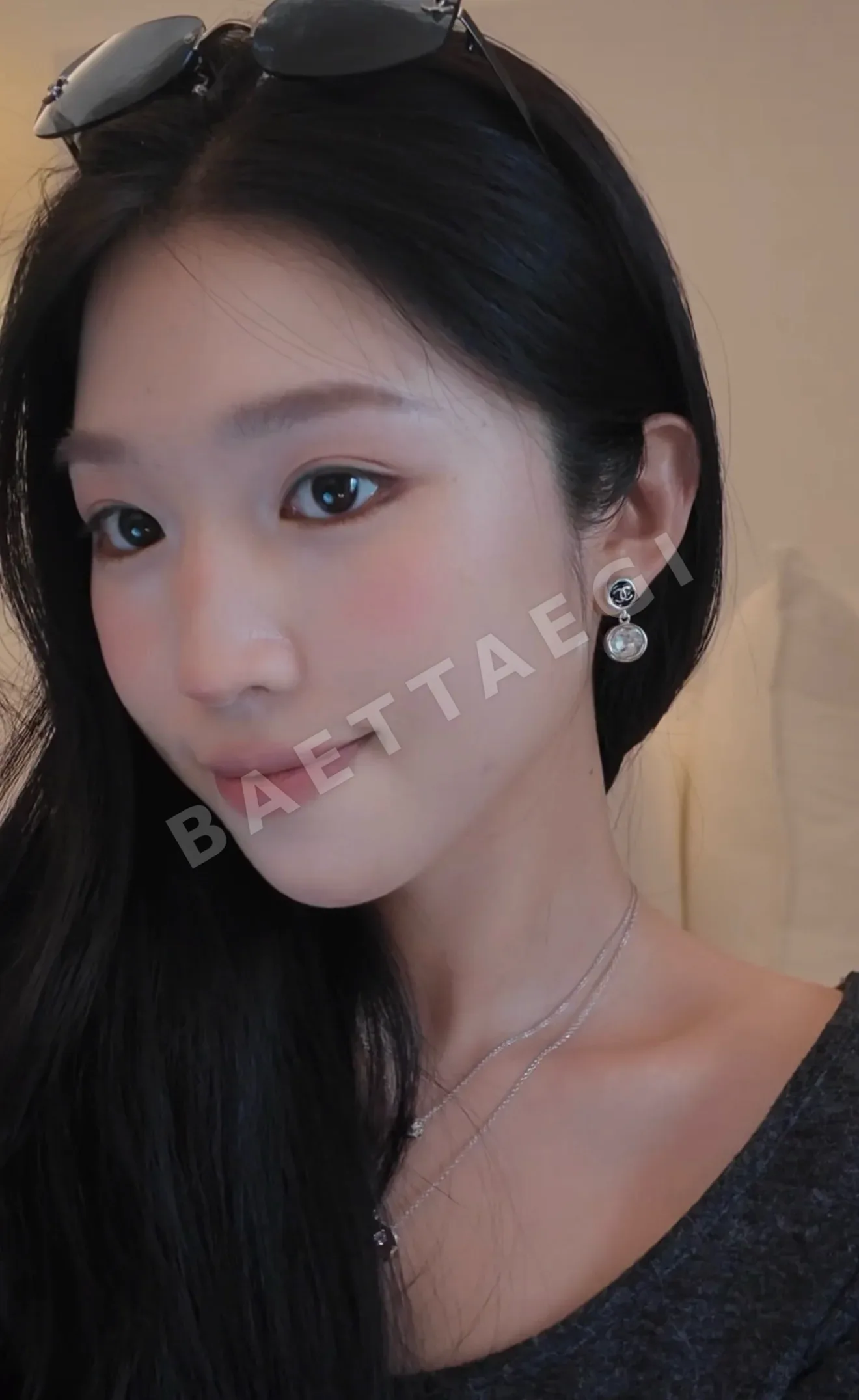 샤넬 라운드 에나멜 스터드 귀걸이 상세 이미지 3