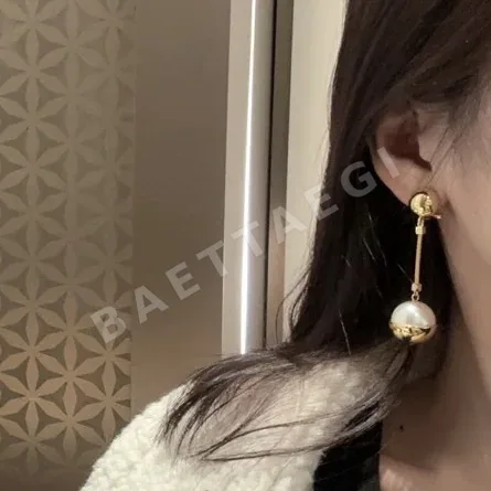 미우미우 라운드 태슬 이어클립 귀걸이 상세 이미지 8