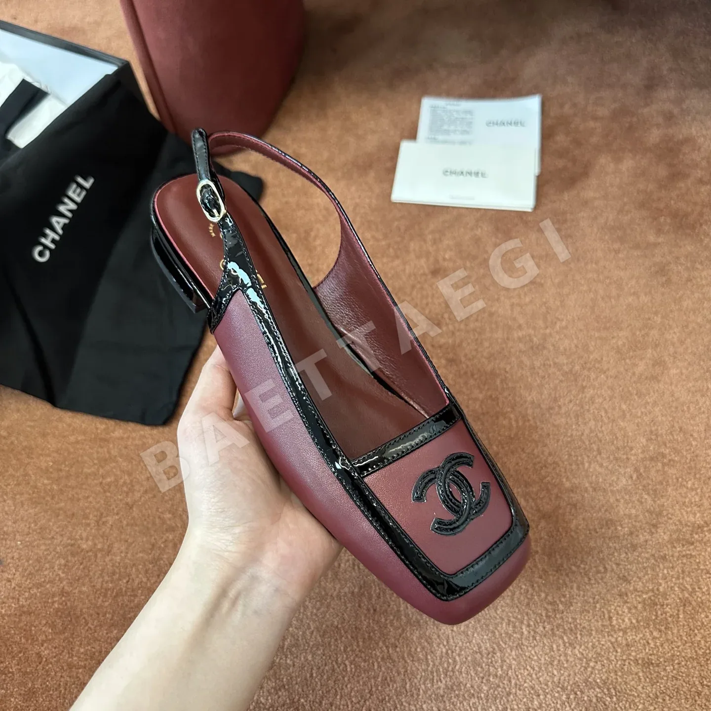 샤넬 로고 슬링백 샌들 버건디 블랙 상세 이미지 3
