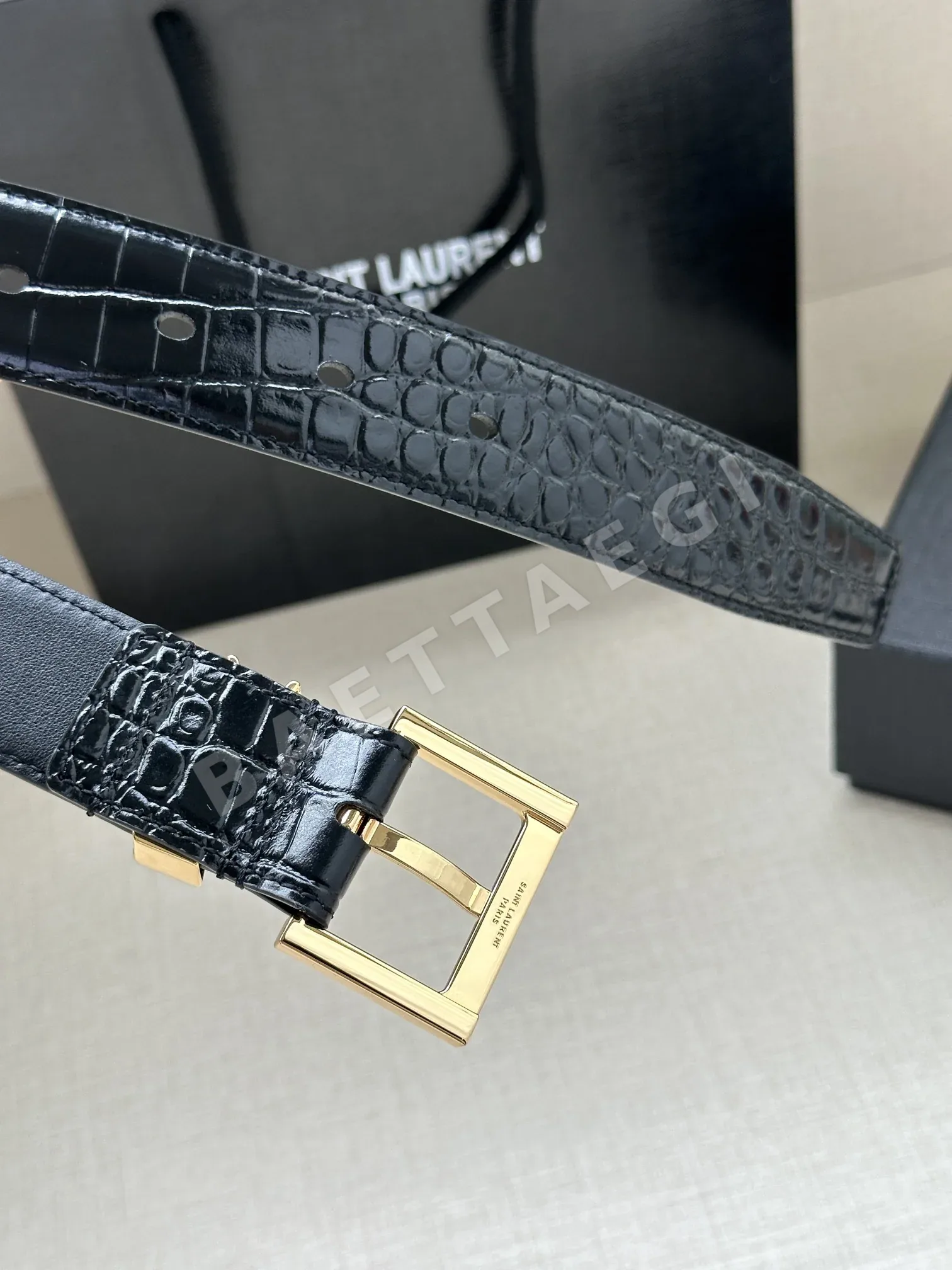 생로랑 YSL 모노그램 악어무늬 가죽 스퀘어 버클 벨트 상세 이미지 5
