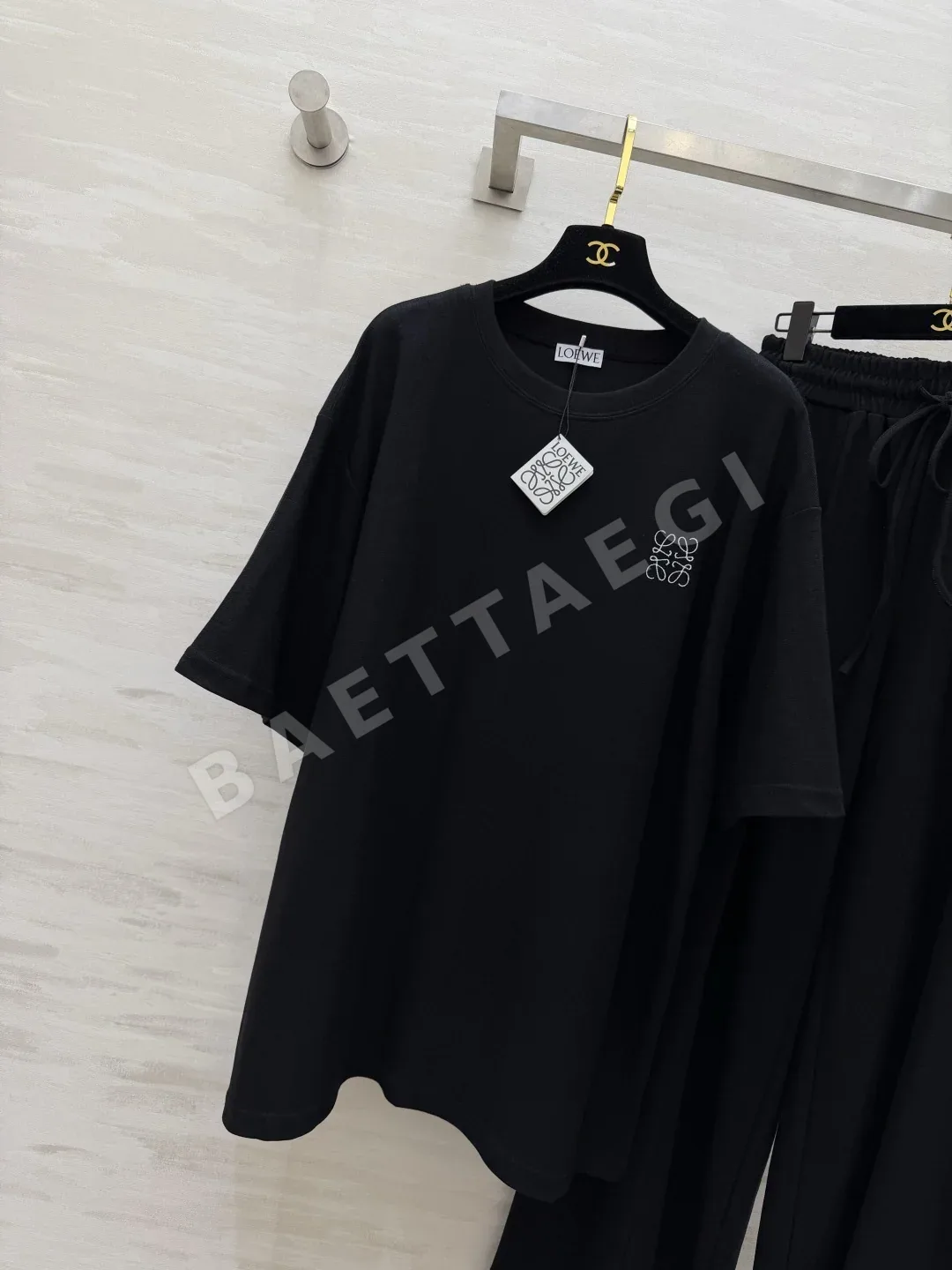 로에베 여성 자수 로고 티셔츠 세트 상세 이미지 2