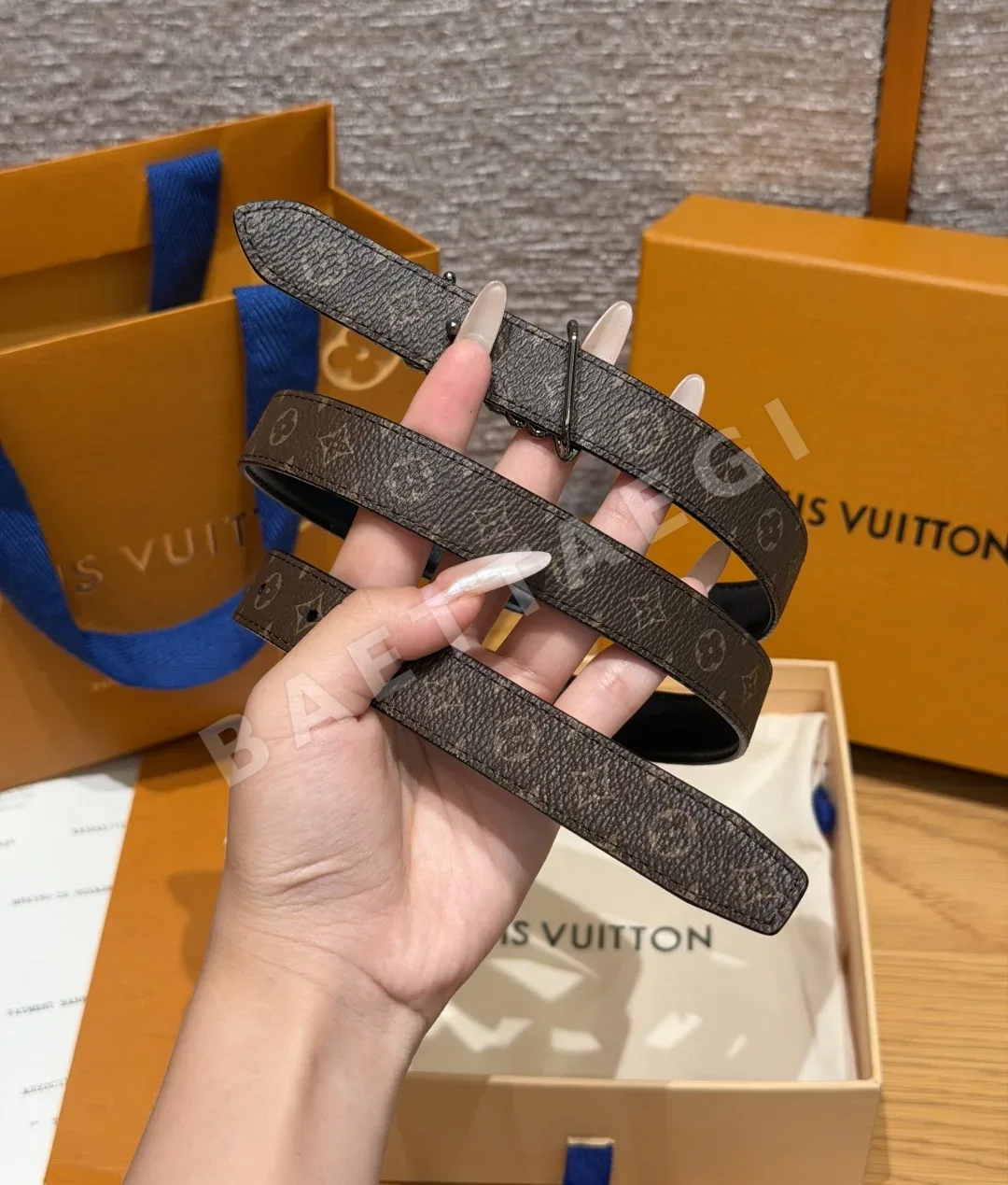루이비통 스크립트 20mm 리버시블 벨트 상세 이미지 4