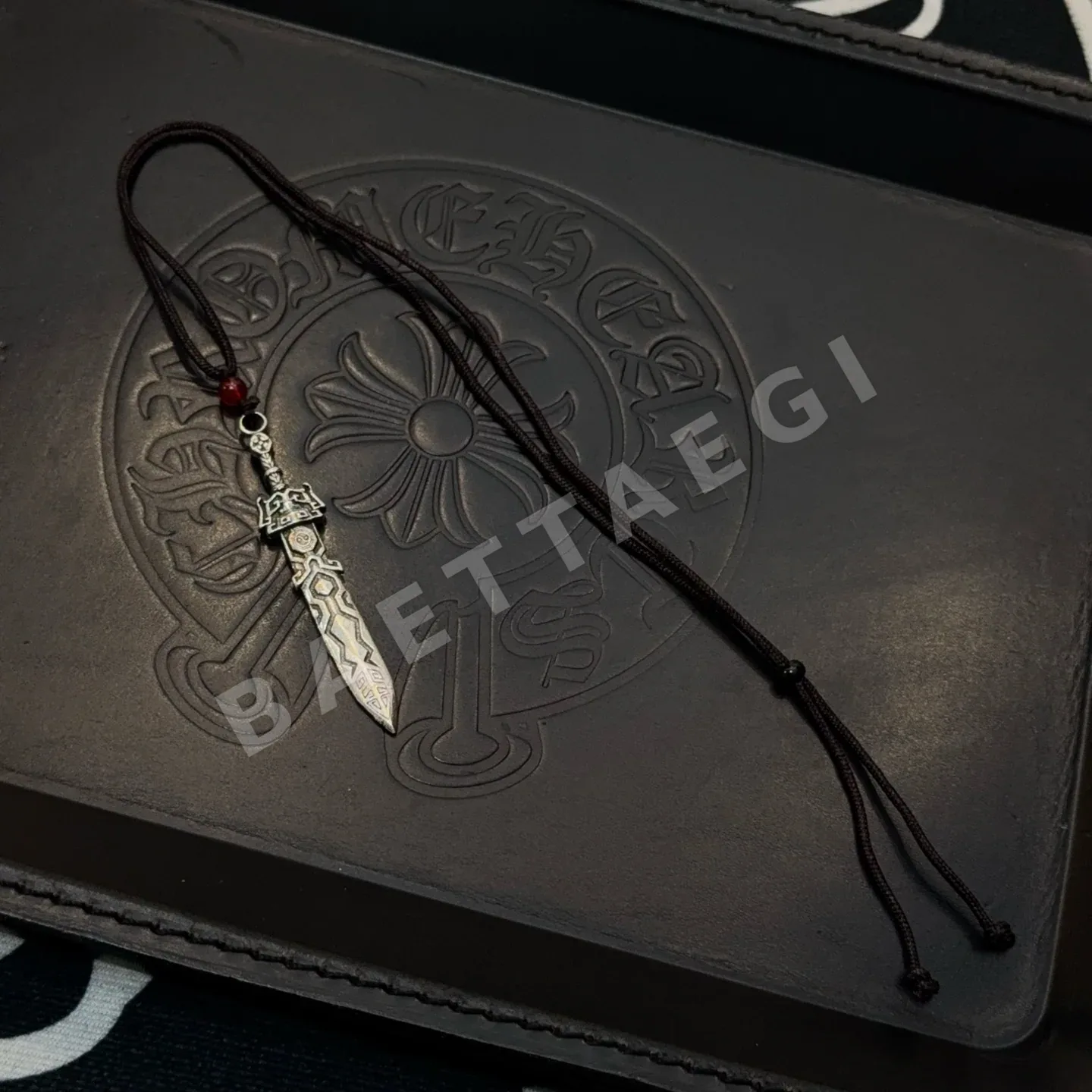 크롬하츠 가죽 로프 소드 목걸이 상세 이미지 3
