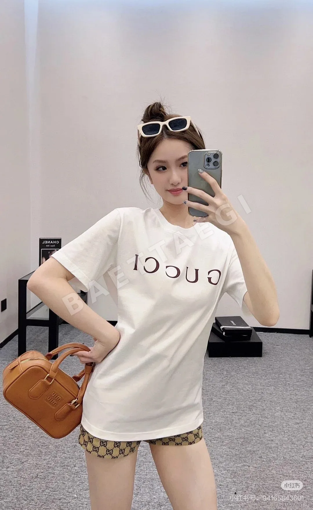 구찌 여성 살구 컬러 반팔 티셔츠 상세 이미지 2