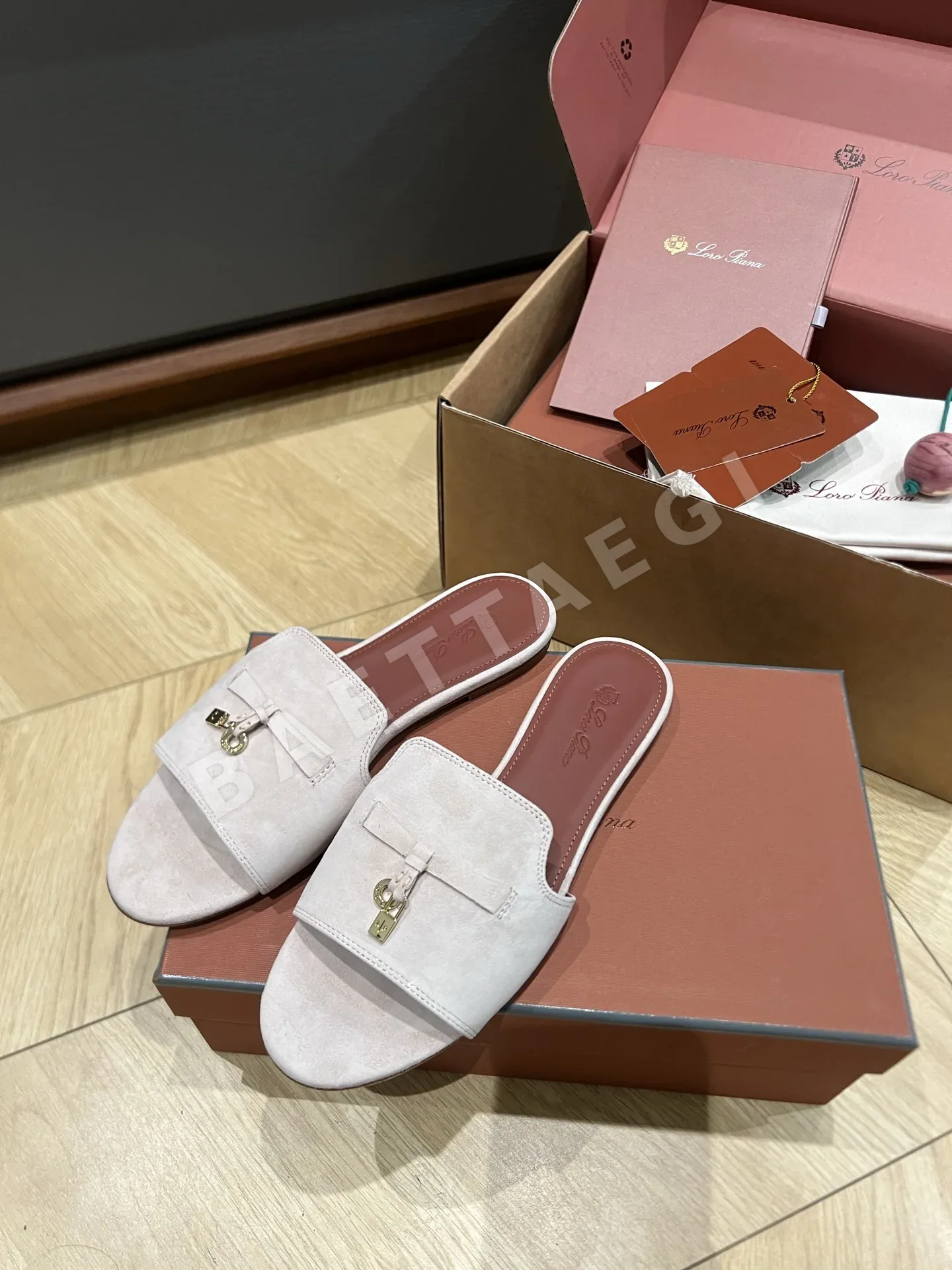 로로피아나 서머 참 슬리퍼 75324