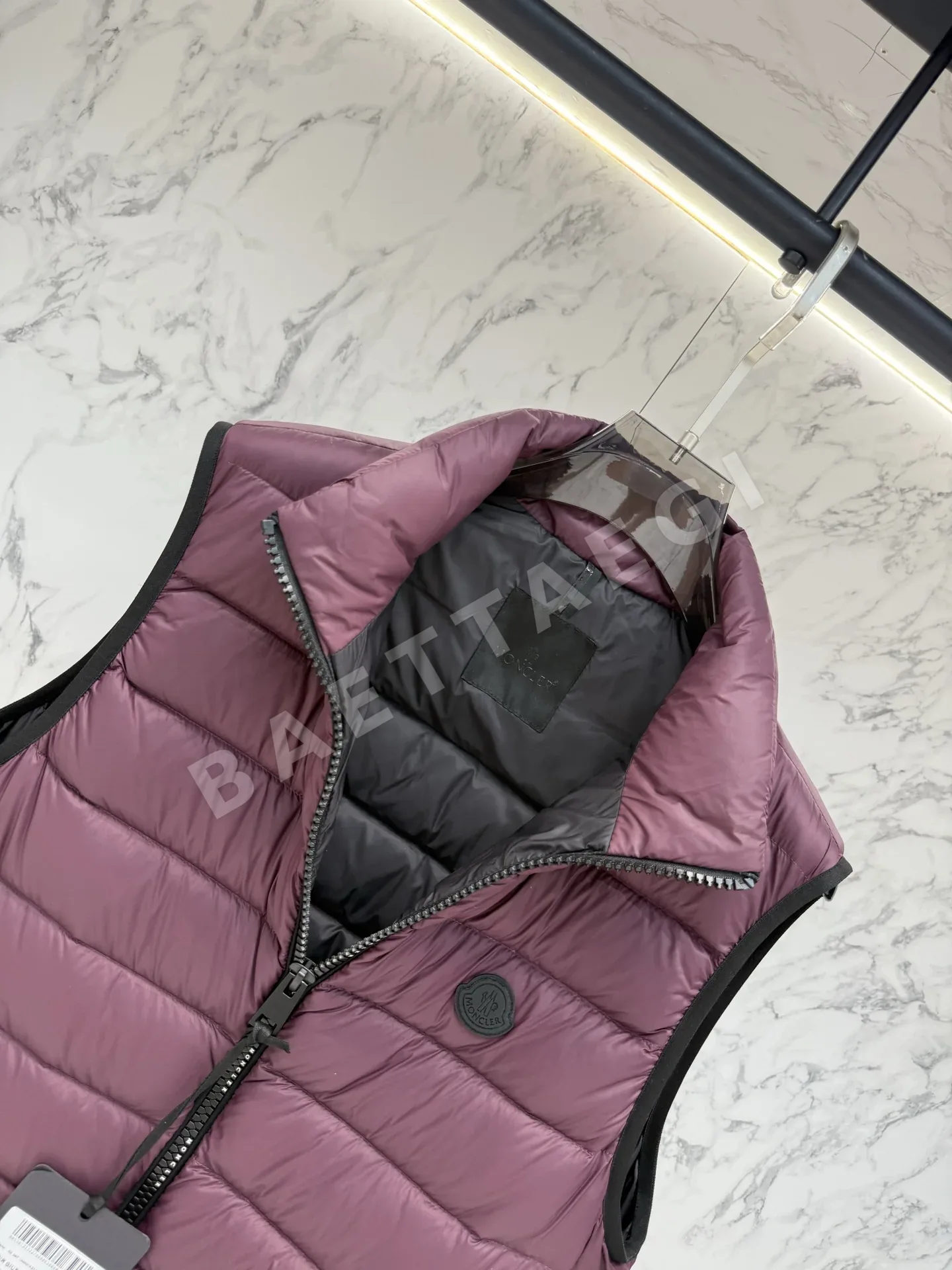 몽클레르 남성 다운 조끼 상세 이미지 8