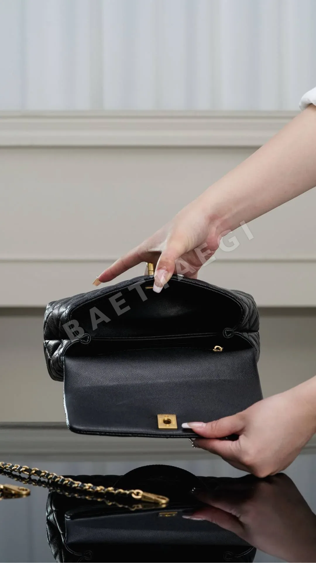 샤넬 코코핸들 미니 블랙 가방 상세 이미지 8