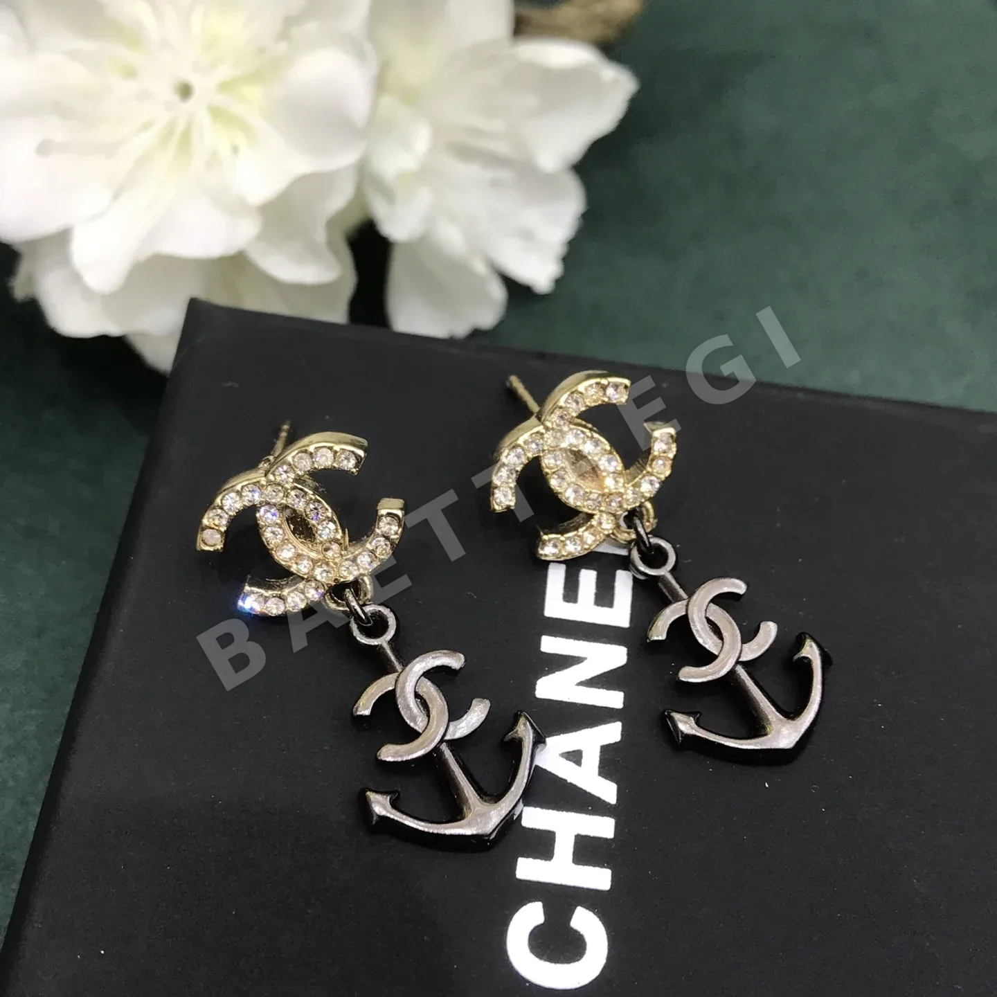 샤넬 더블 C 앵커 장식 귀걸이 상세 이미지 6