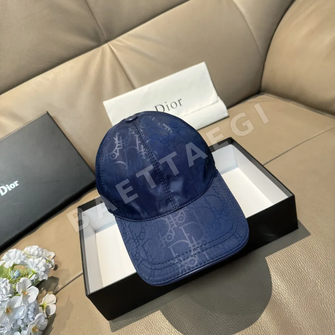 디올 오리지널 모노그램 캔버스 가죽 베이스볼 모자 133691