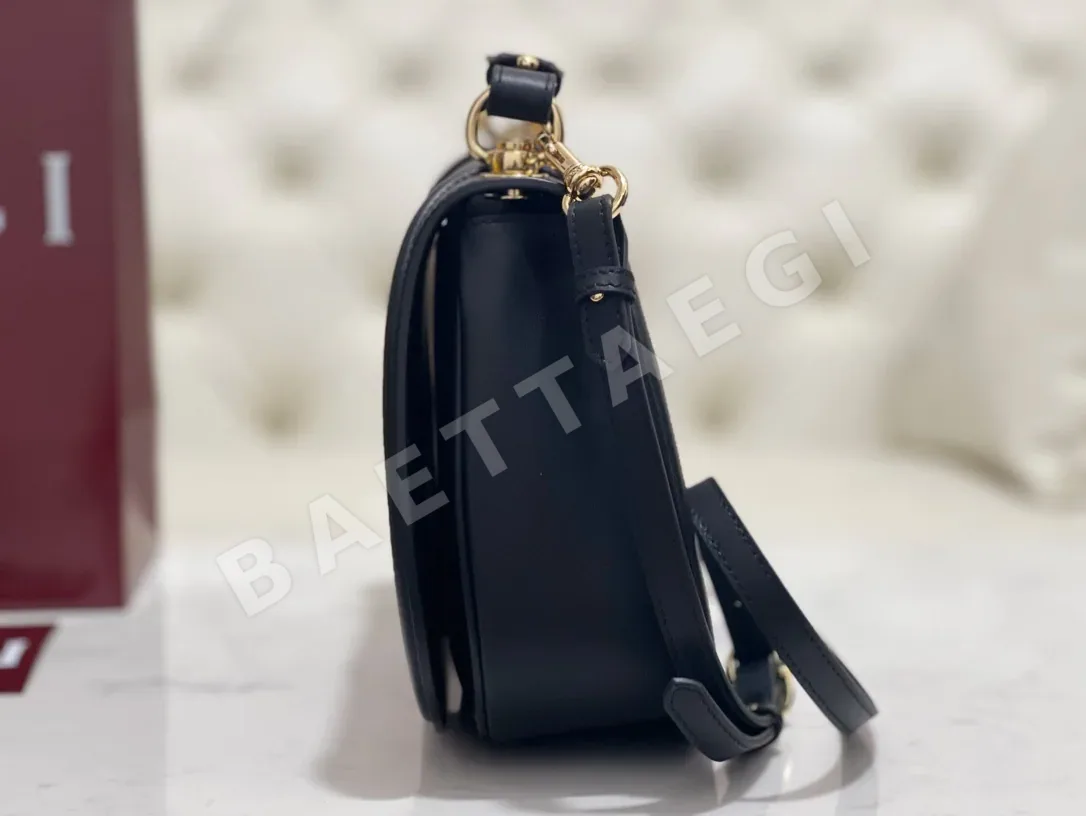 구찌 블론디 미디엄 토트백 815716 상세 이미지 4