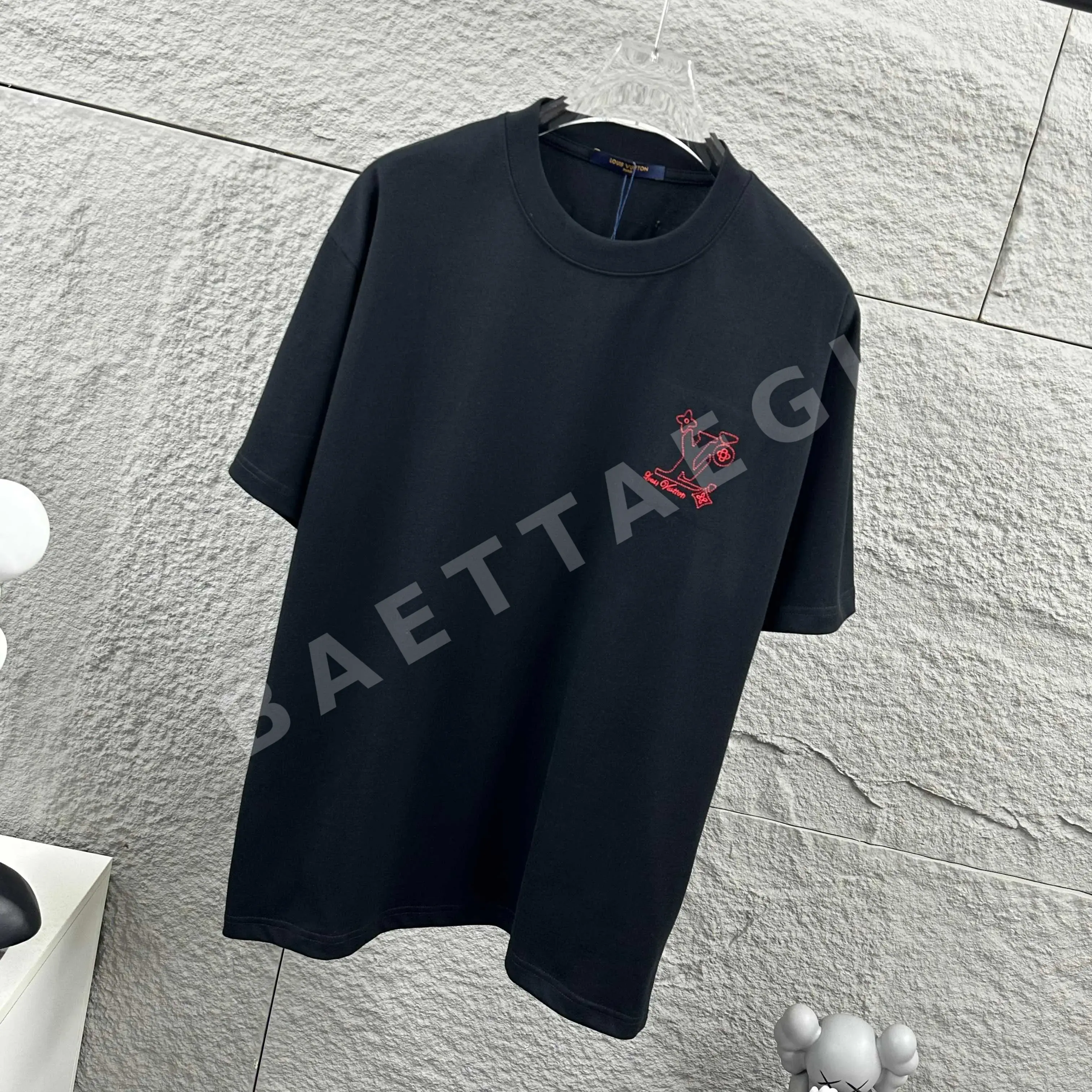 루이비통 3D 자수 레터 코튼 반팔 티셔츠 상세 이미지 4