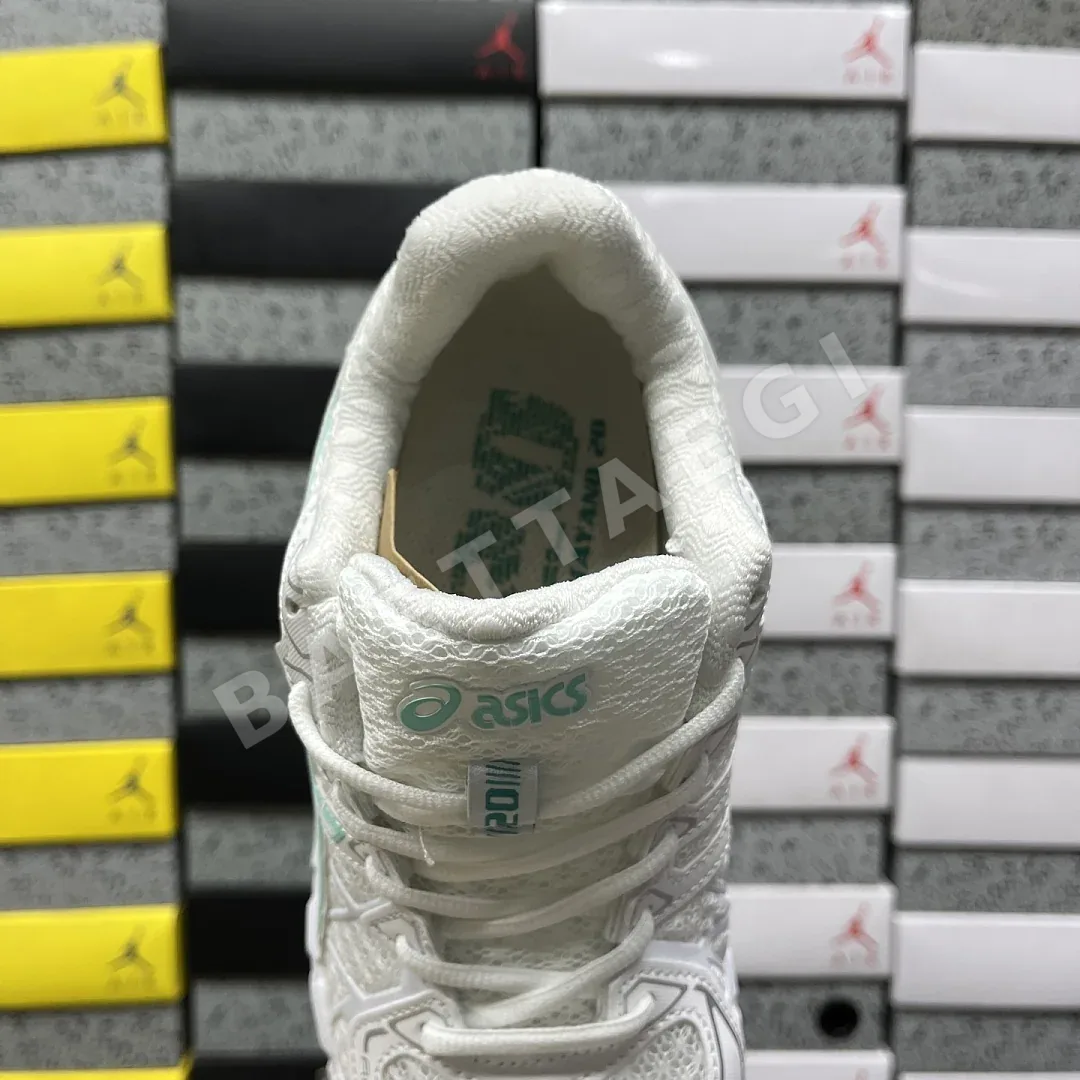 아식스 [TOP] 젤 카야노 20 1203A388-105 200422 Asics Gel-Kayano 20 상세 이미지 2