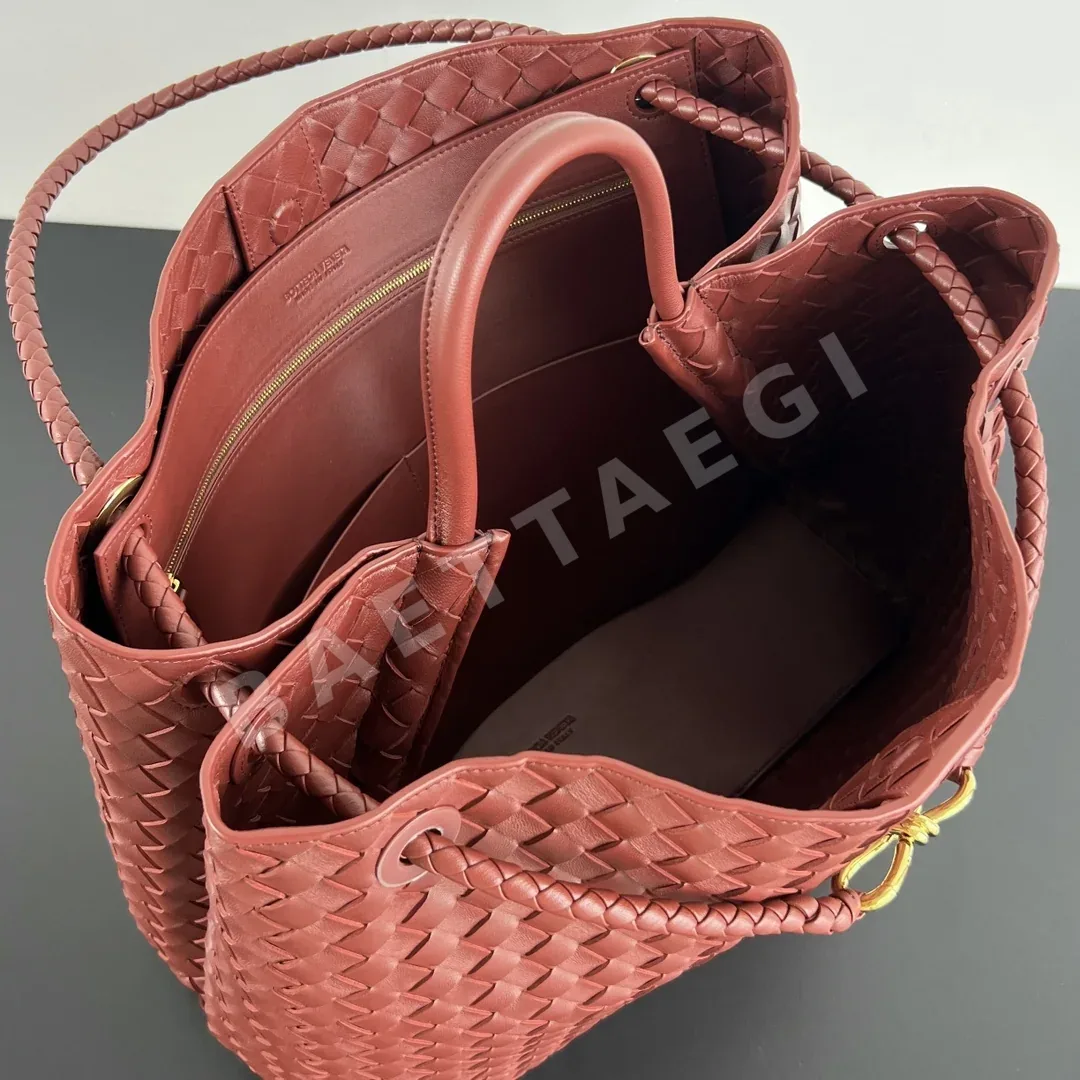 보테가베네타 안디아모 나파 램스킨 핸드백 상세 이미지 6