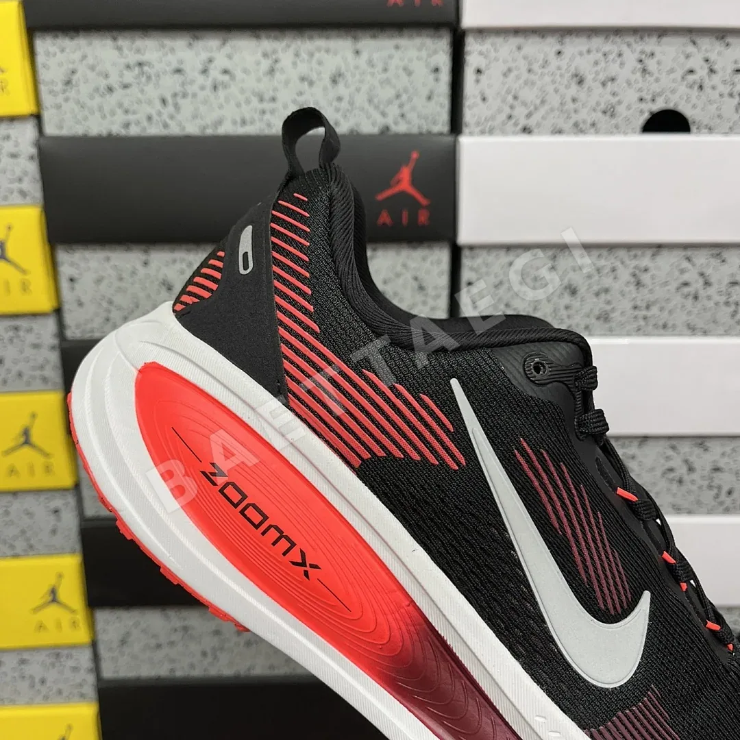 나이키 줌 보메로 18 HM6803-008 201111 Nike Zoom Vomero 18 상세 이미지 4