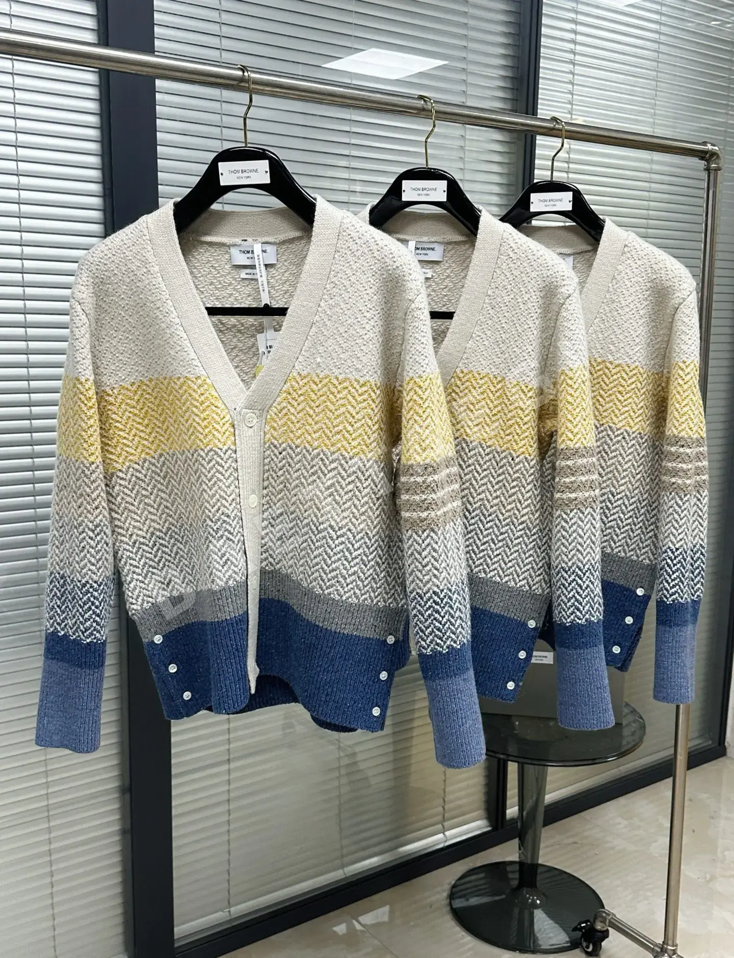 톰브라운 워싱 블루 그레이 남성 니트 레플리카 46575 Thom Browne 상세 이미지 4