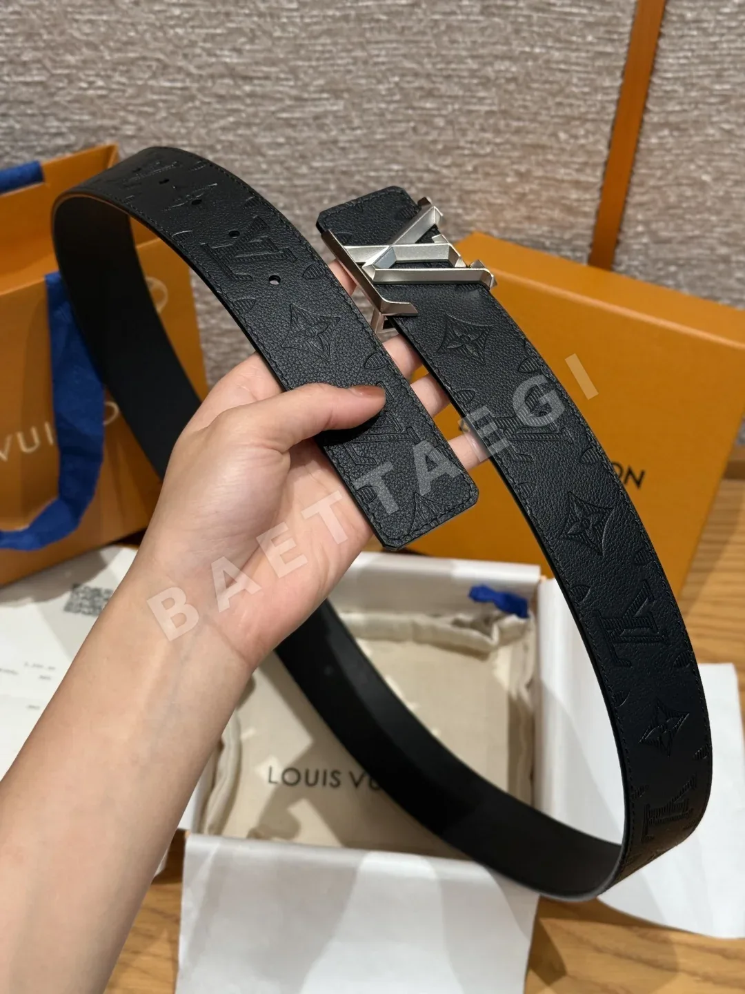 루이비통 피라미드 40mm 리버시블 벨트 상세 이미지 3