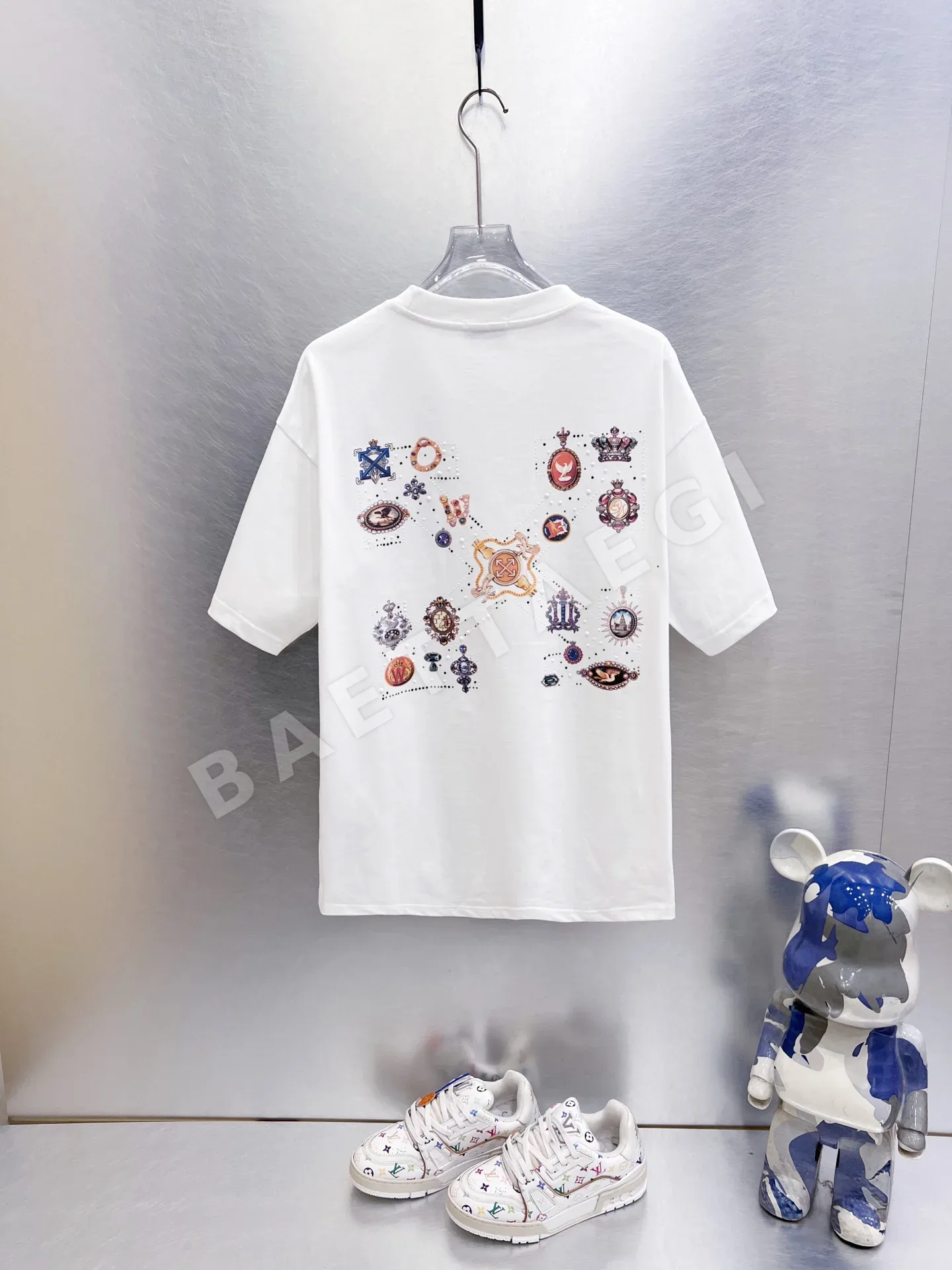 오프화이트 남성 반팔 상세 이미지 4