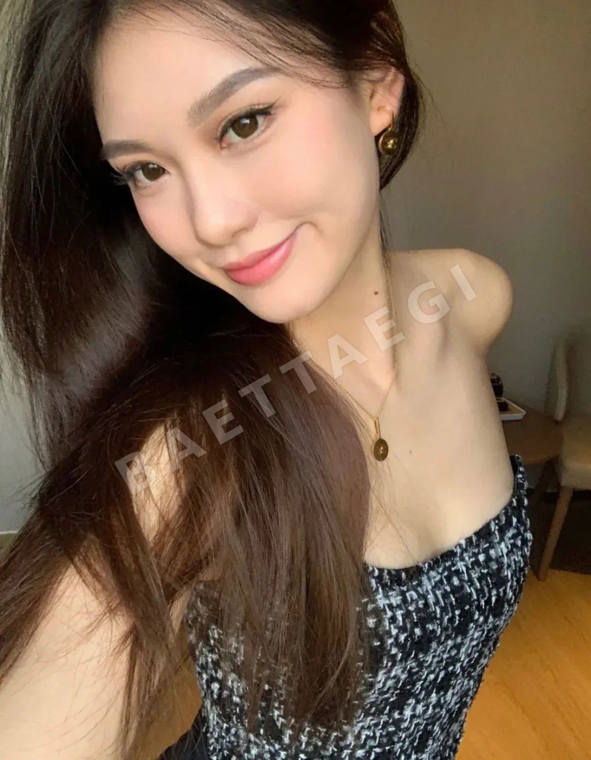 셀린느 원형 개선문 투각 목걸이 상세 이미지 7