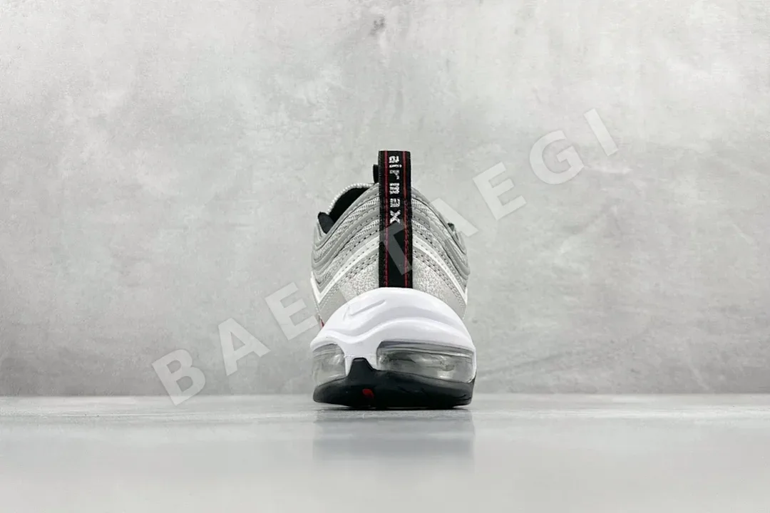 나이키 에어 맥스 97 884421-001 200941 Nike Air Max 97 Silver Bullet 상세 이미지 2