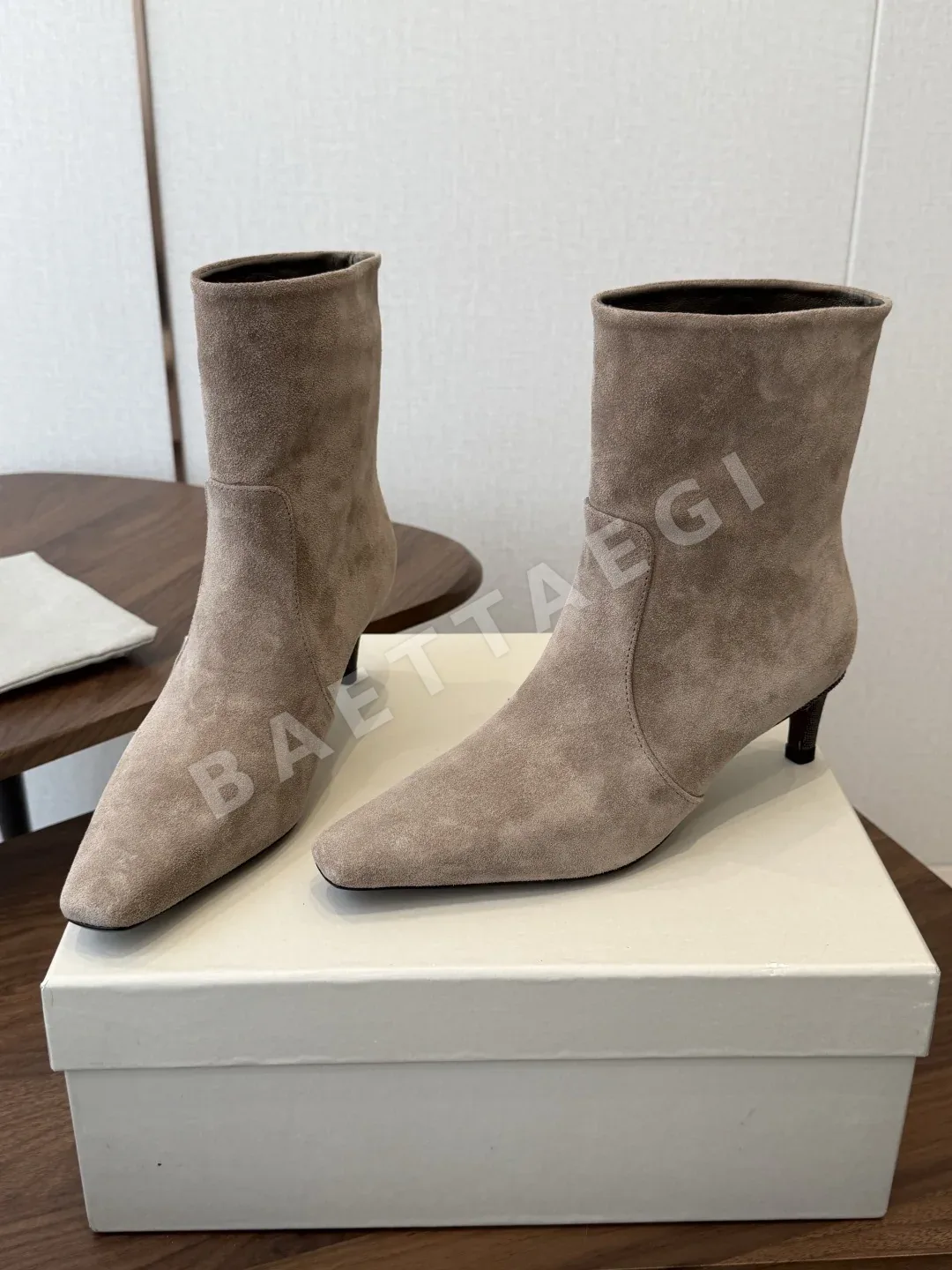 브루넬로쿠치넬리 스틸레토 힐 미드카프 부츠 상세 이미지 3