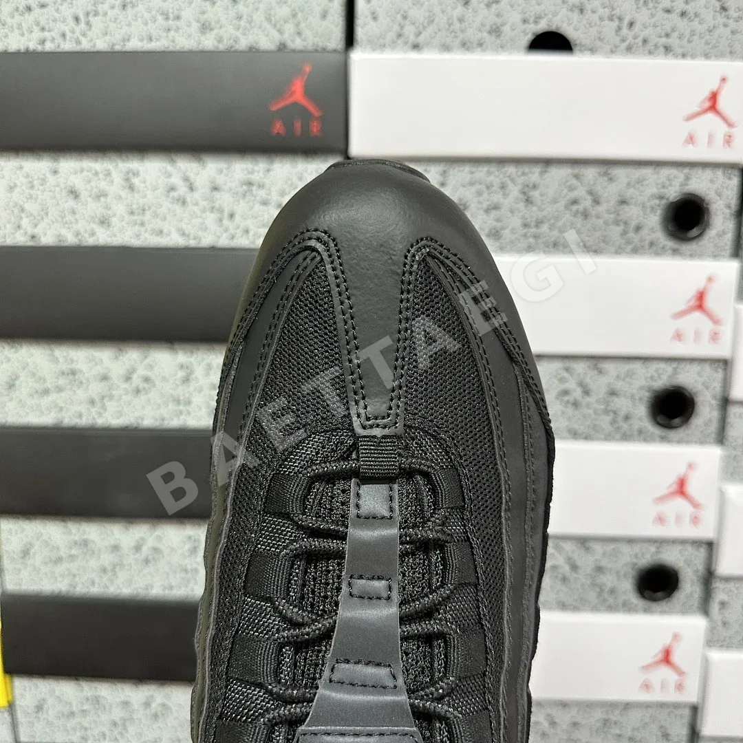 나이키 [GX] 에어 맥스 95 CI3705-001 201224 Nike Air Max 95 Essential Triple Black 상세 이미지 7